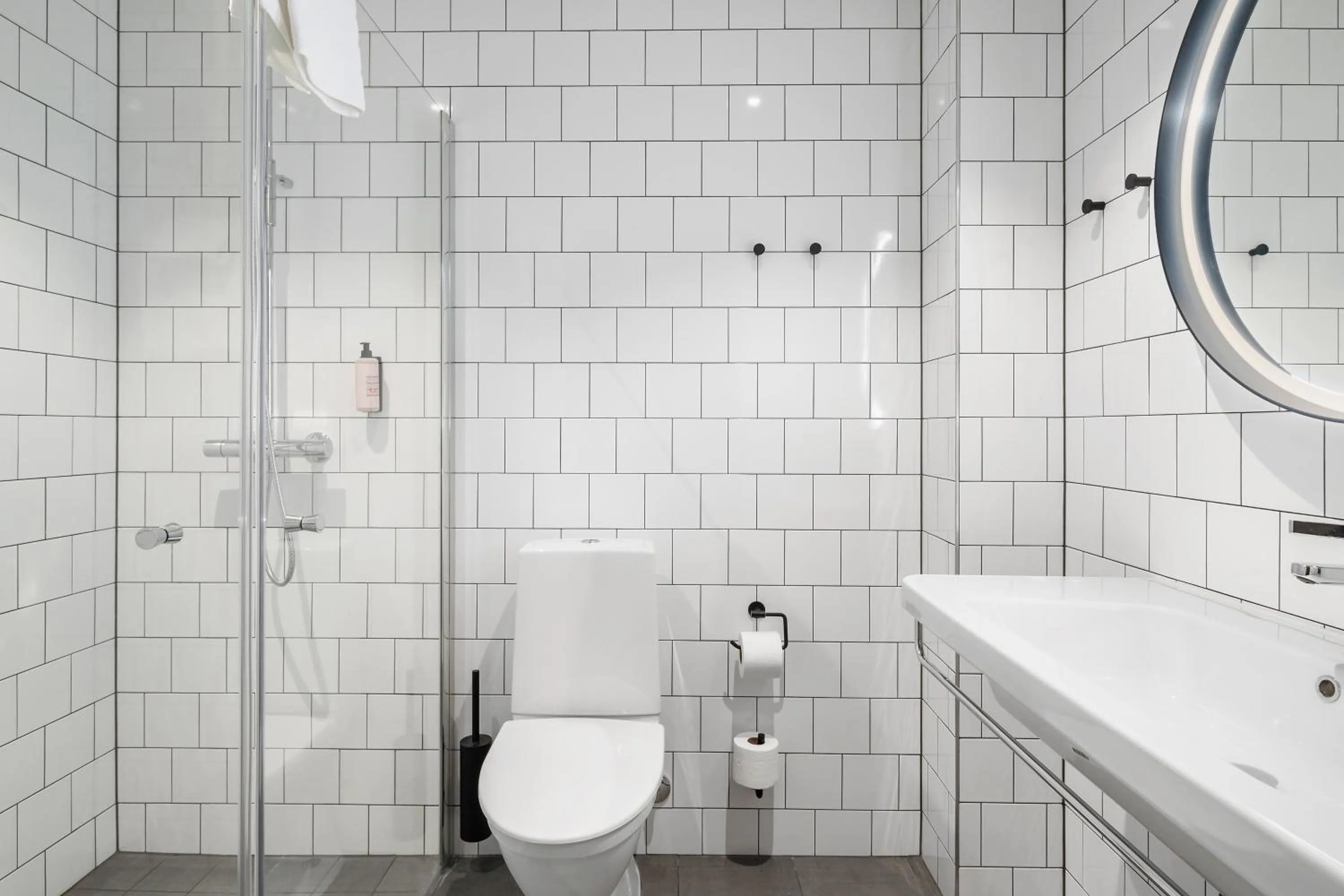 Toilet in Aiden by Best Western Karlstad Arena