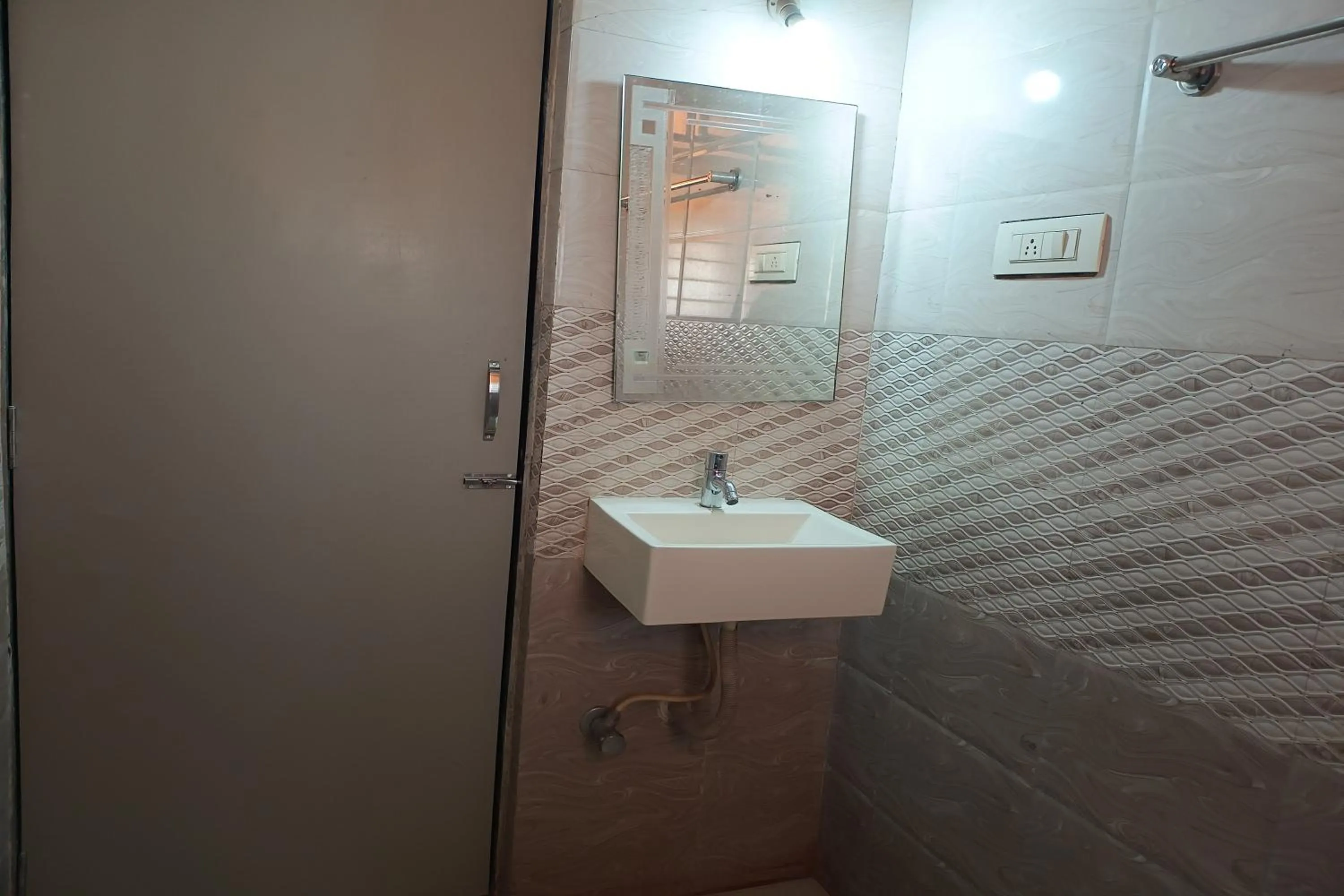 Bathroom in Hotel Apratim Lodging & Boarding