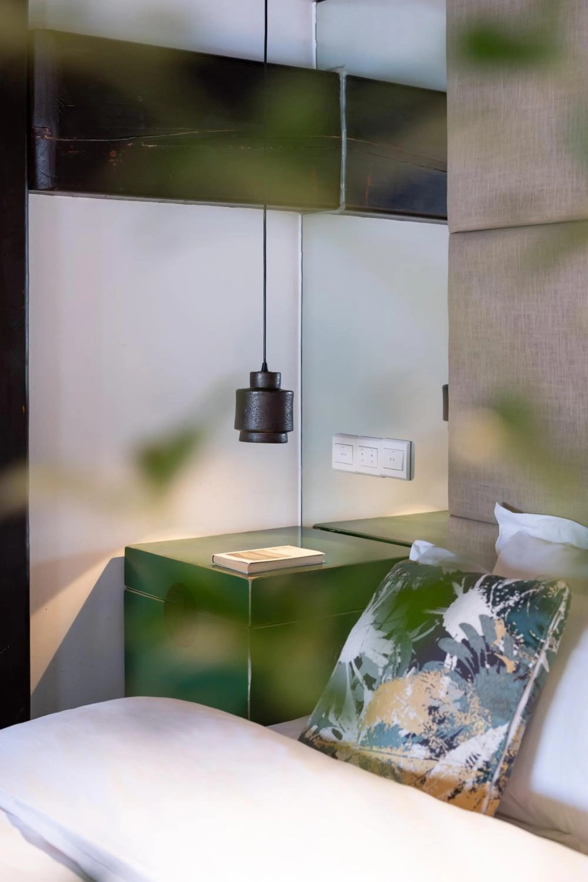 Bed in Beijing Le Zai Nan Luo Gu Xiang Wang Fu Jing Forbidden City Courtyard Hotel&Free laundry service&Free coffee &Paid Dumpling experience service