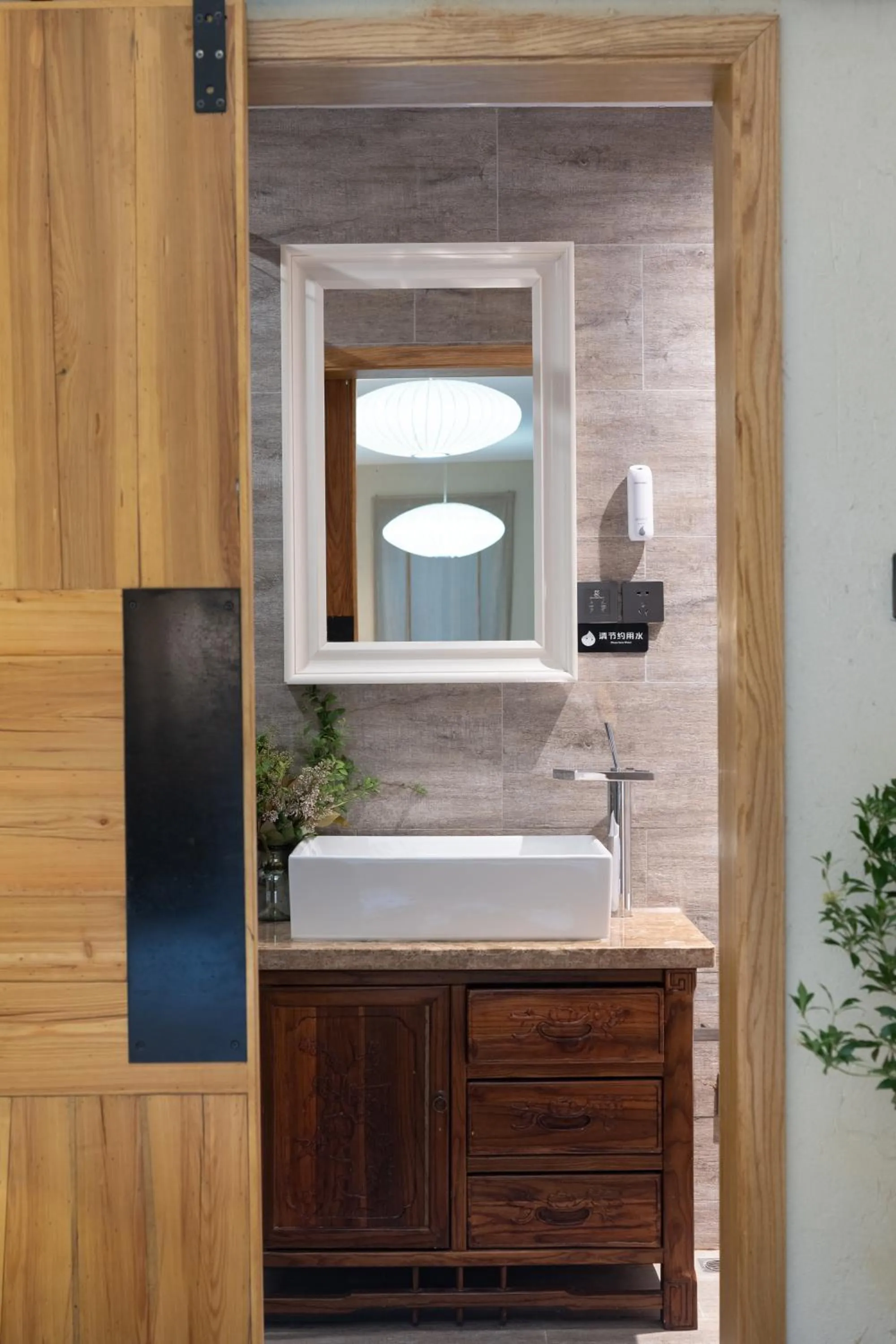 Beijing Le Zai Nan Luo Gu Xiang Wang Fu Jing Forbidden City Courtyard Hotel&Free laundry service&Free coffee &Paid Dumpling experience service