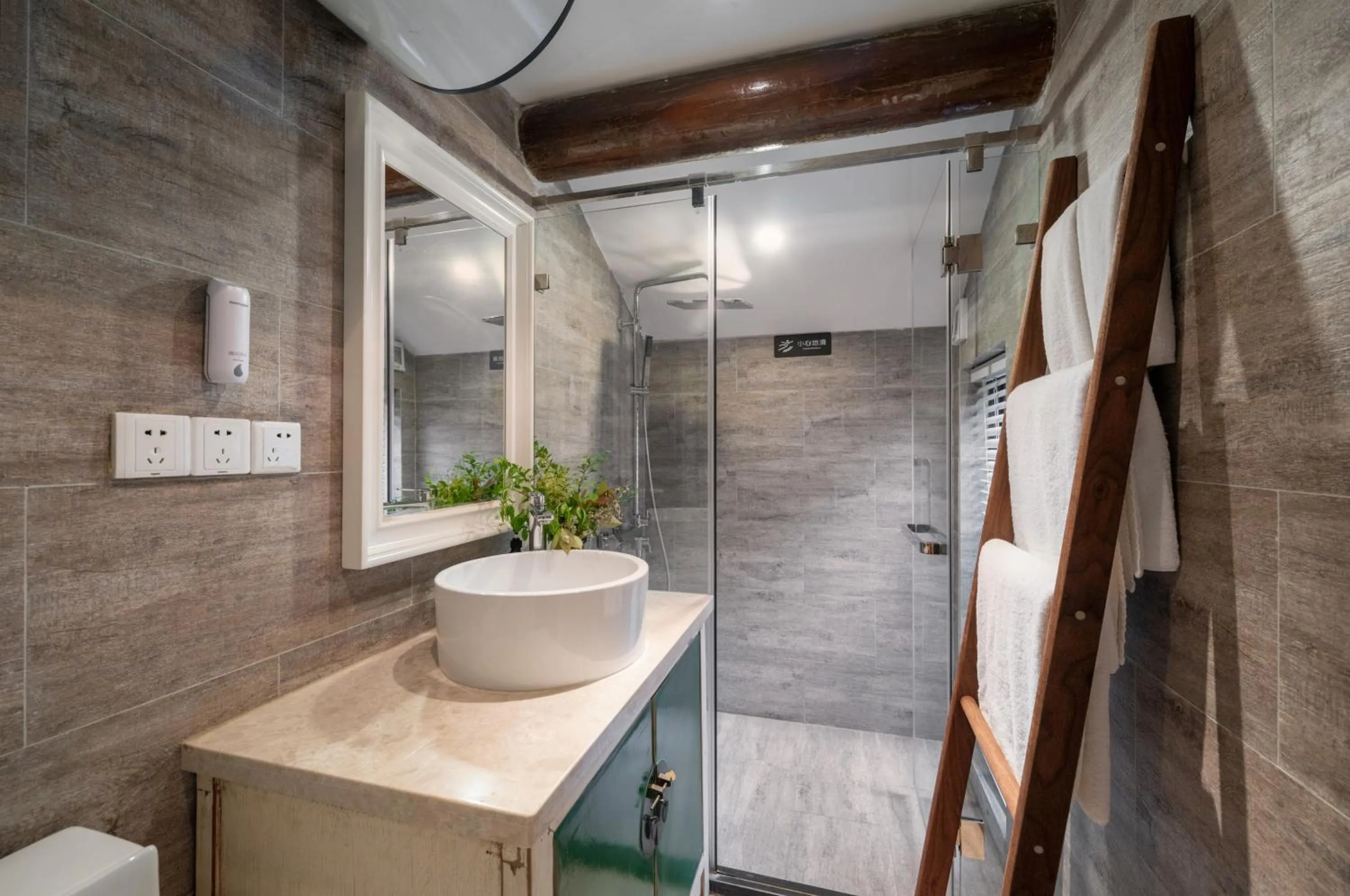 Beijing Le Zai Nan Luo Gu Xiang Wang Fu Jing Forbidden City Courtyard Hotel&Free laundry service&Free coffee &Paid Dumpling experience service