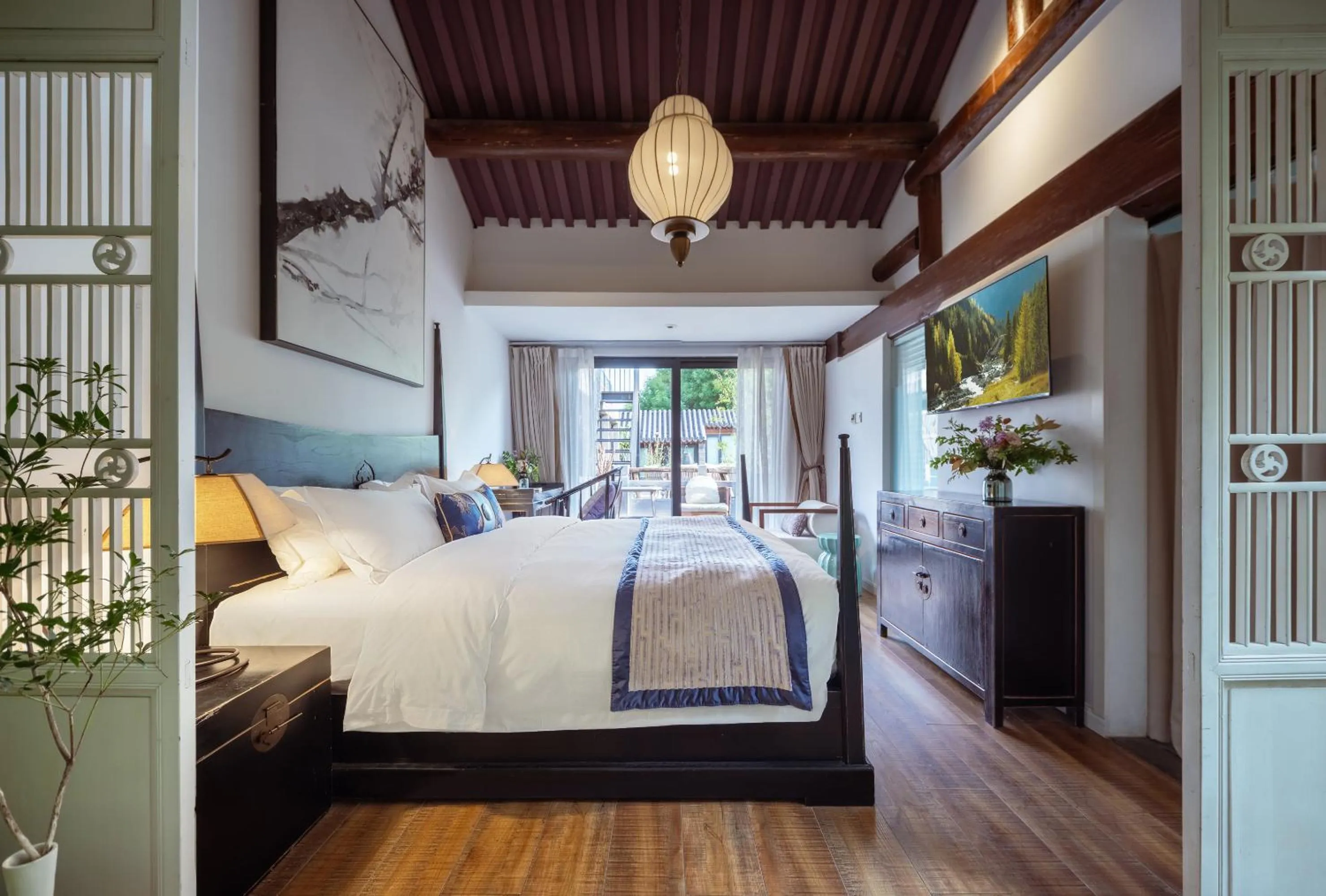 Bed in Beijing Le Zai Nan Luo Gu Xiang Wang Fu Jing Forbidden City Courtyard Hotel&Free laundry service&Free coffee &Paid Dumpling experience service