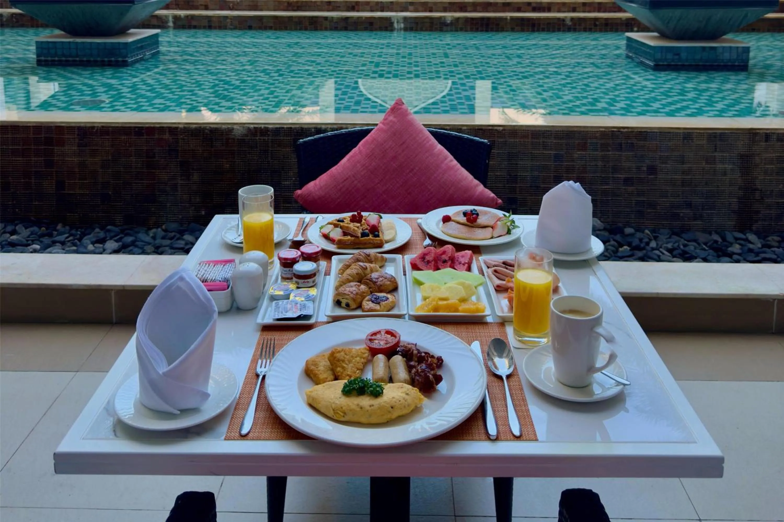 Breakfast in Radisson Collection Muscat, Hormuz Grand