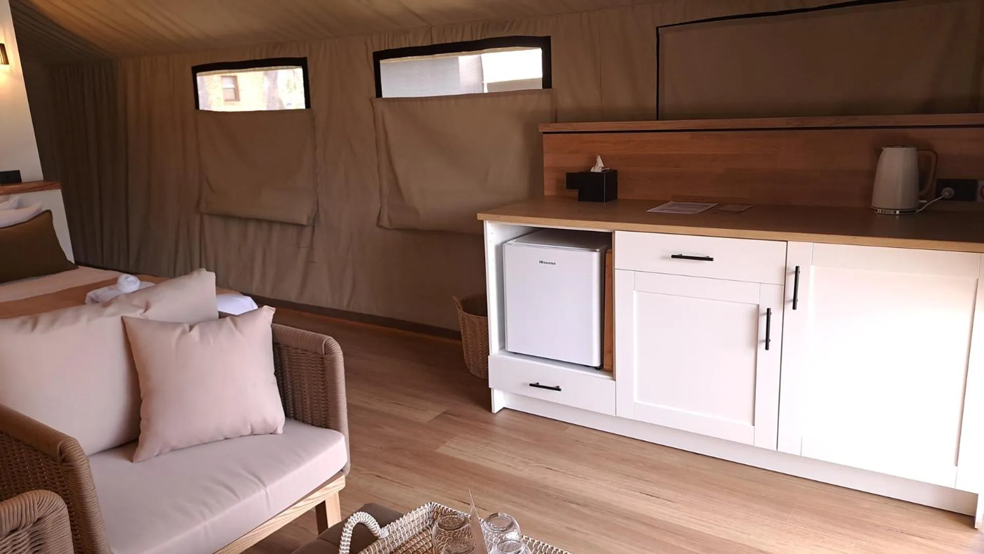Living room in Bay and Bush Jervis Bay - Nature Retreat