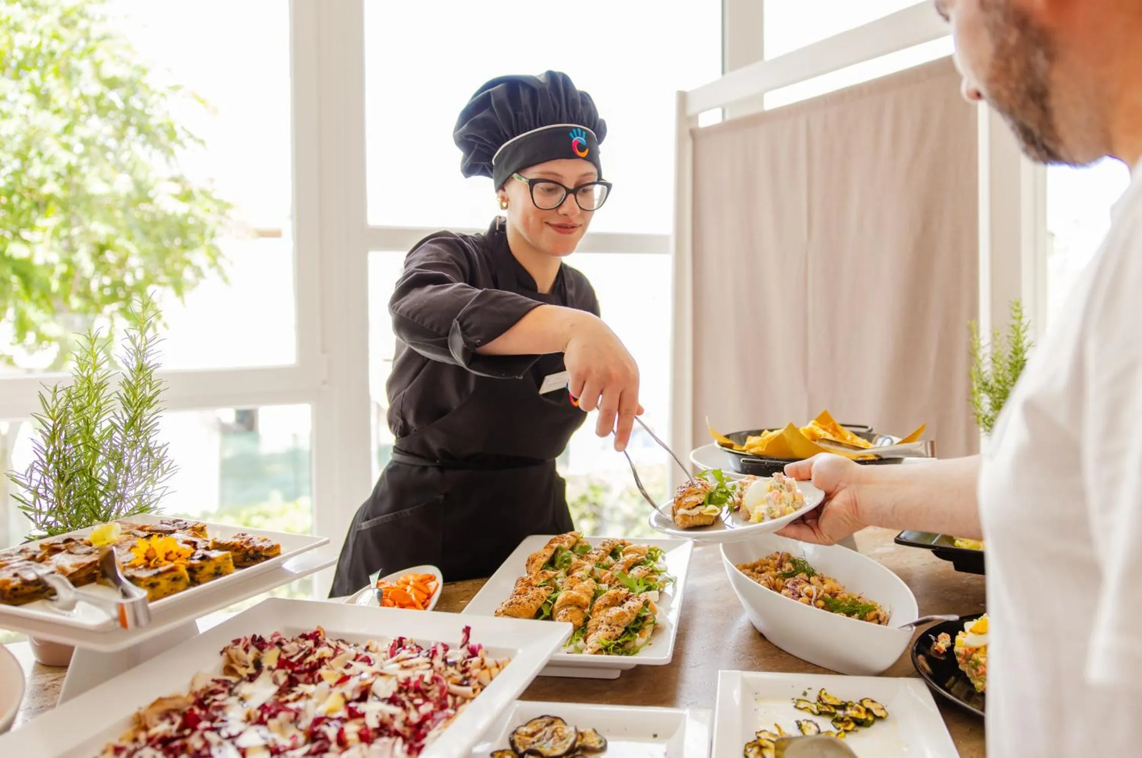 Restaurant/places to eat in Color Alexandra Plaza Family Hotel