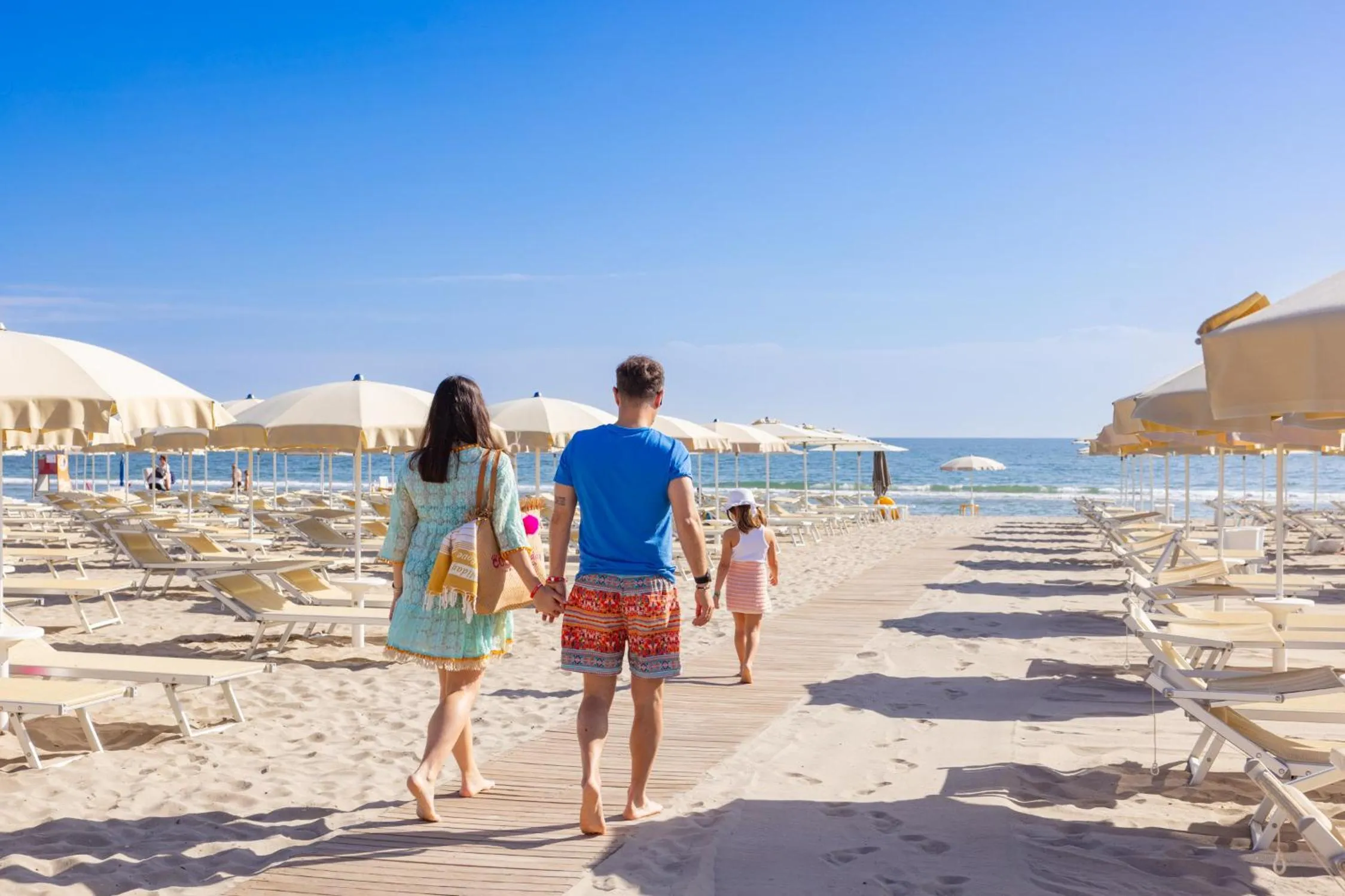 Beach in Color Alexandra Plaza Family Hotel