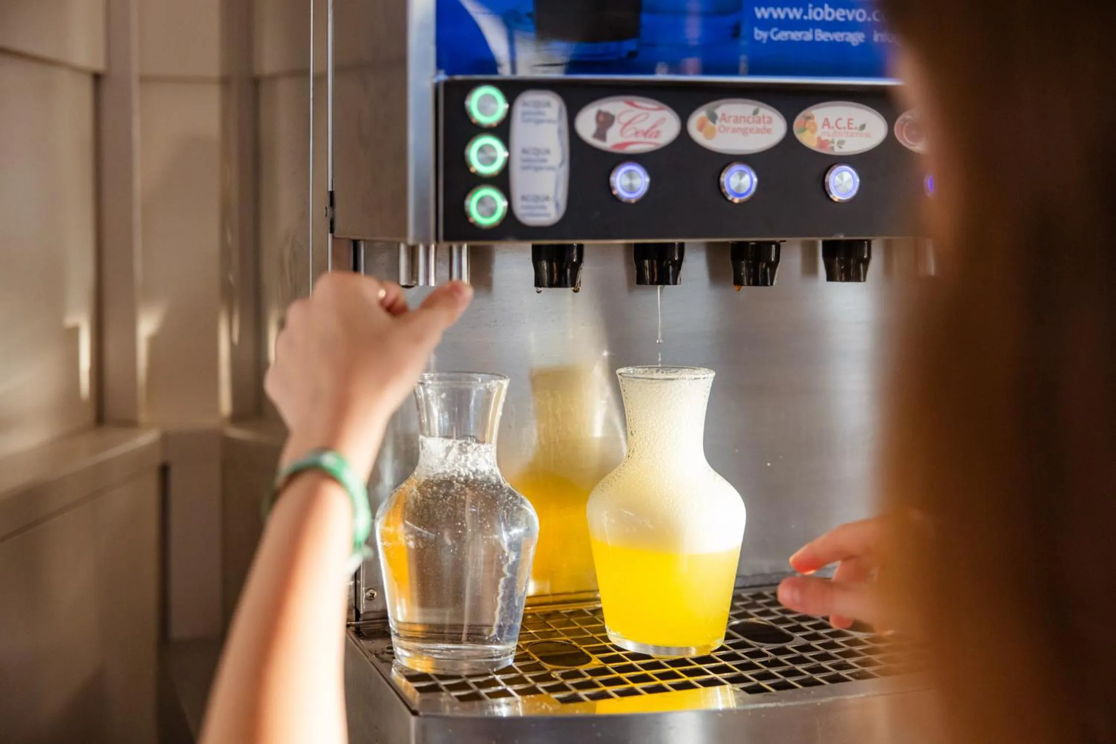 Restaurant/places to eat in Color Alexandra Plaza Family Hotel