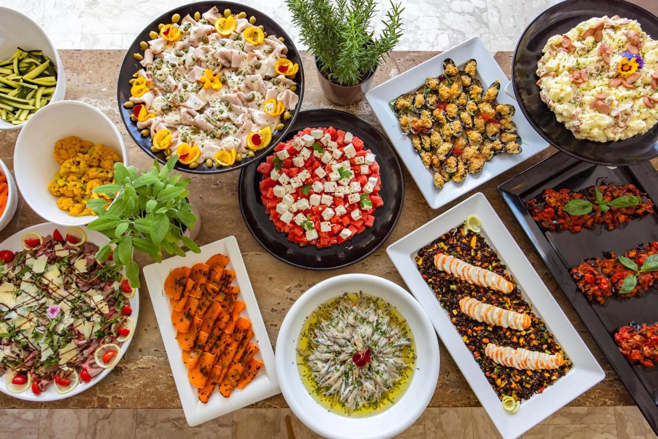 Restaurant/places to eat in Color Alexandra Plaza Family Hotel