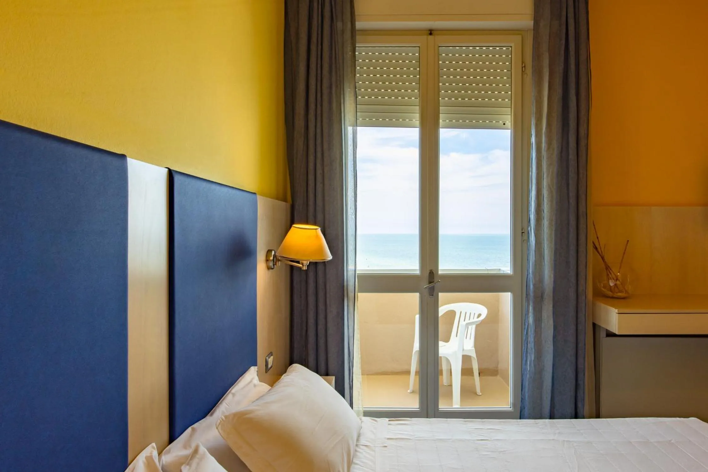 Bedroom in Color Alexandra Plaza Family Hotel