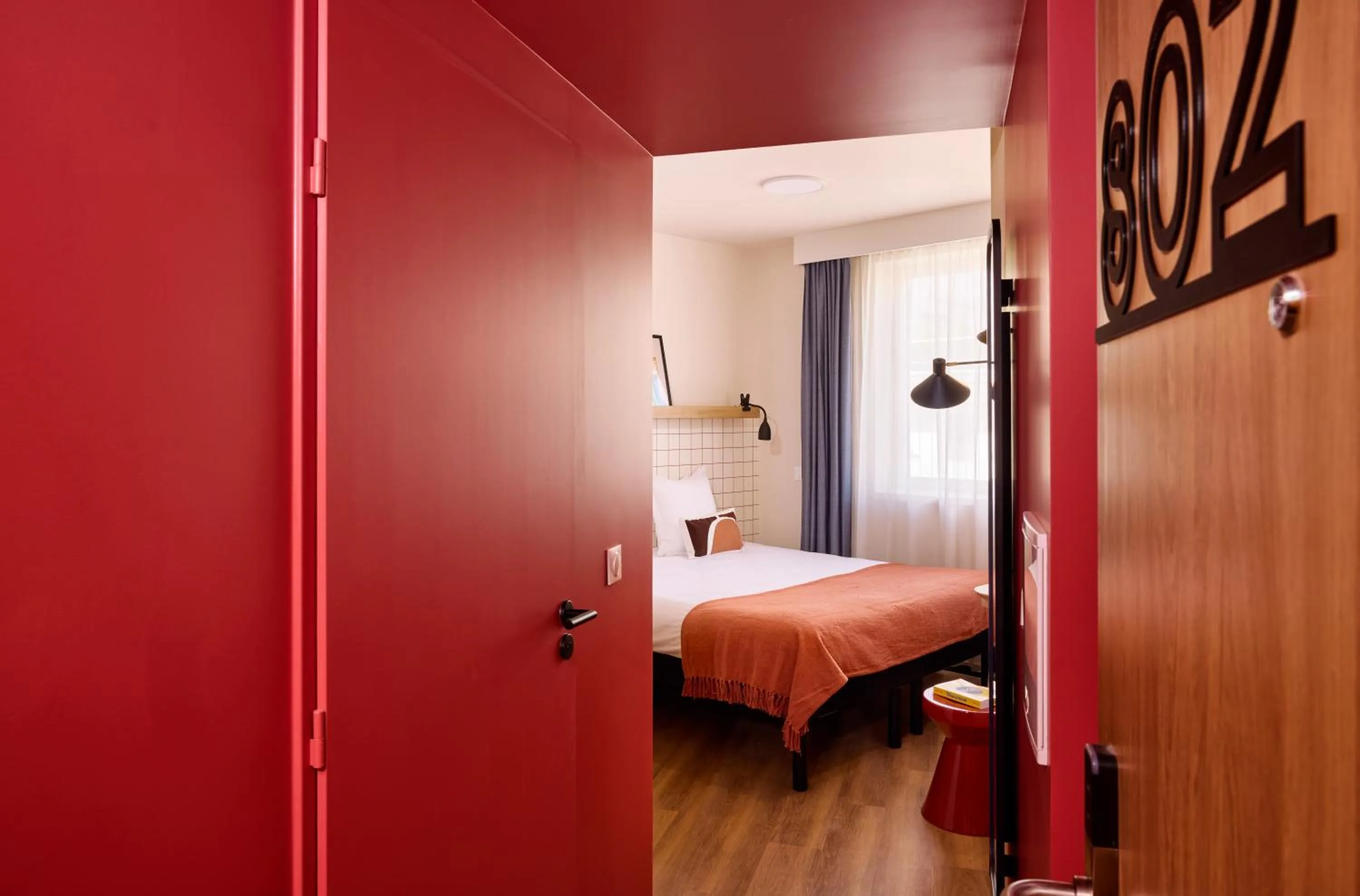 View (from property/room), Bed in Hife Paris Issy Porte de Versailles