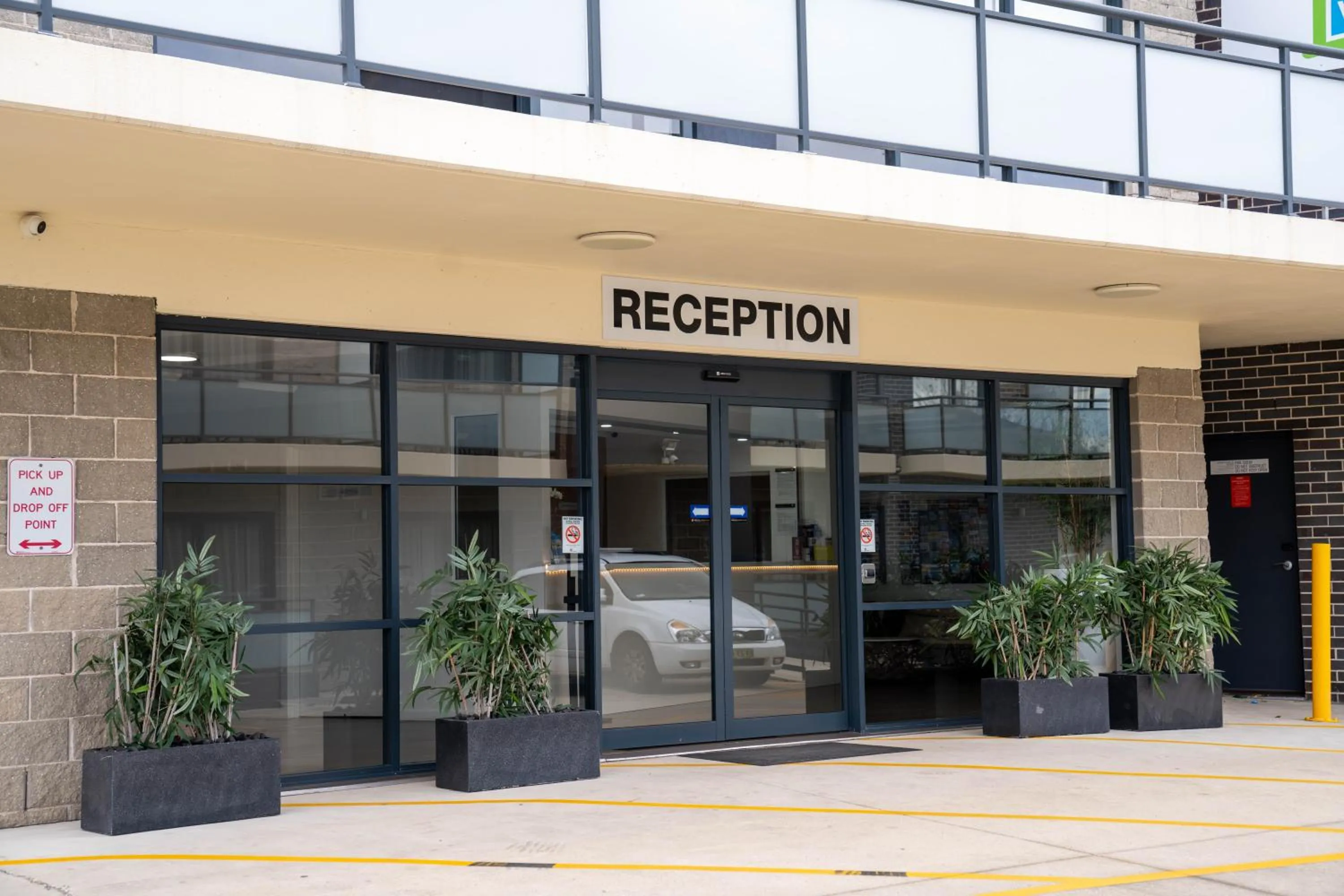 Lobby or reception in Value Suites Penrith