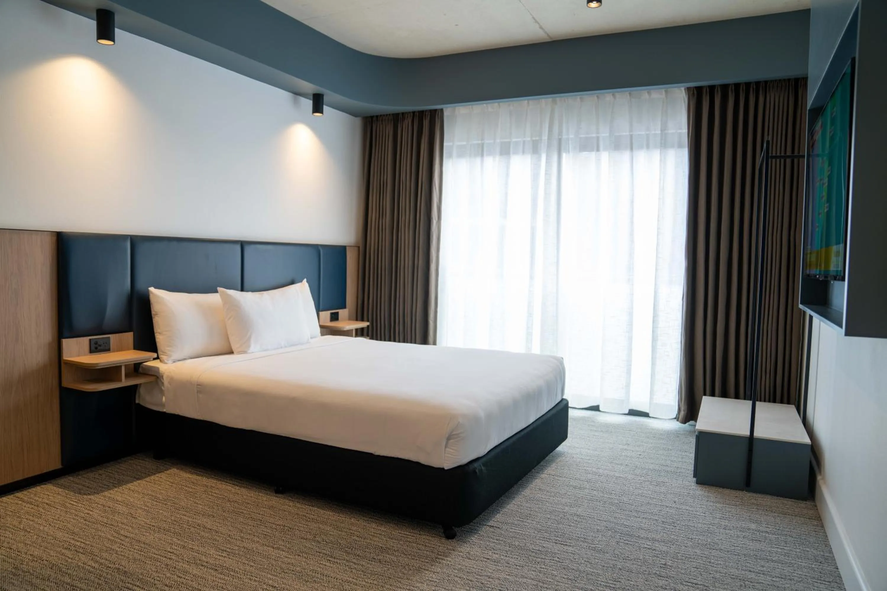 Bedroom, Bed in Value Suites Penrith