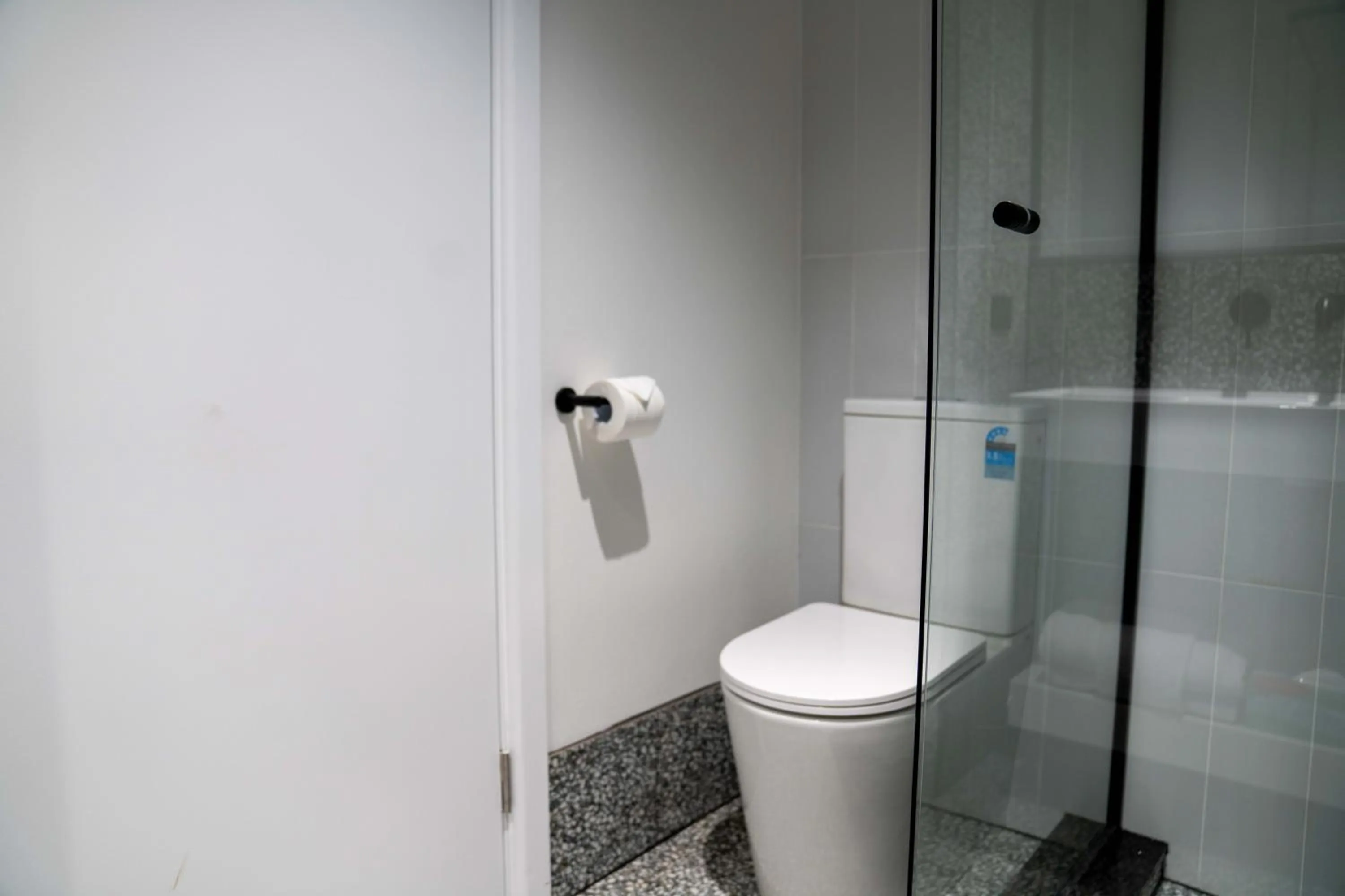 Bathroom in Value Suites Penrith
