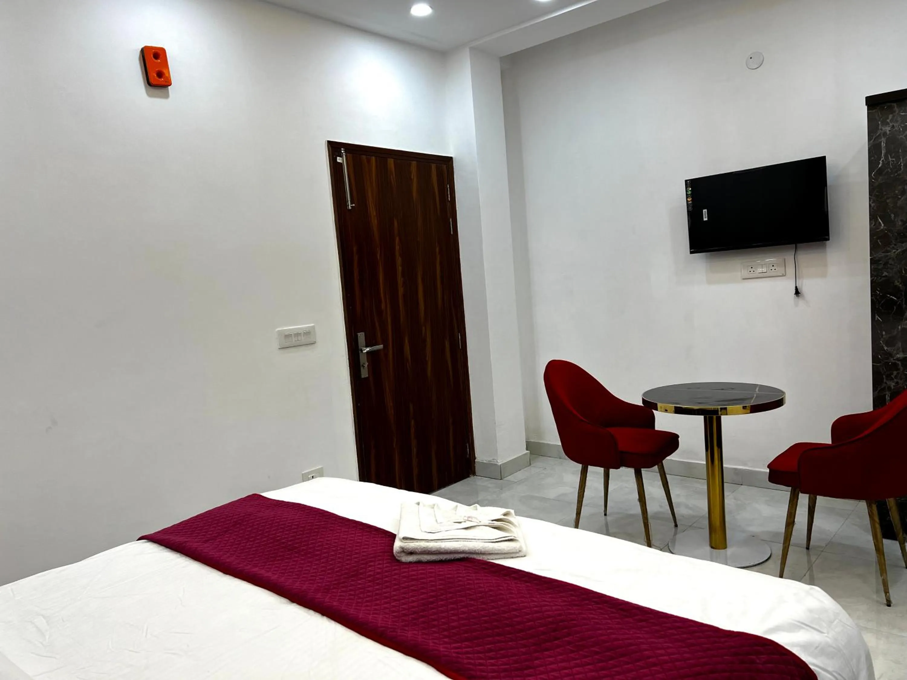 Bed in Hotel Trending Stay