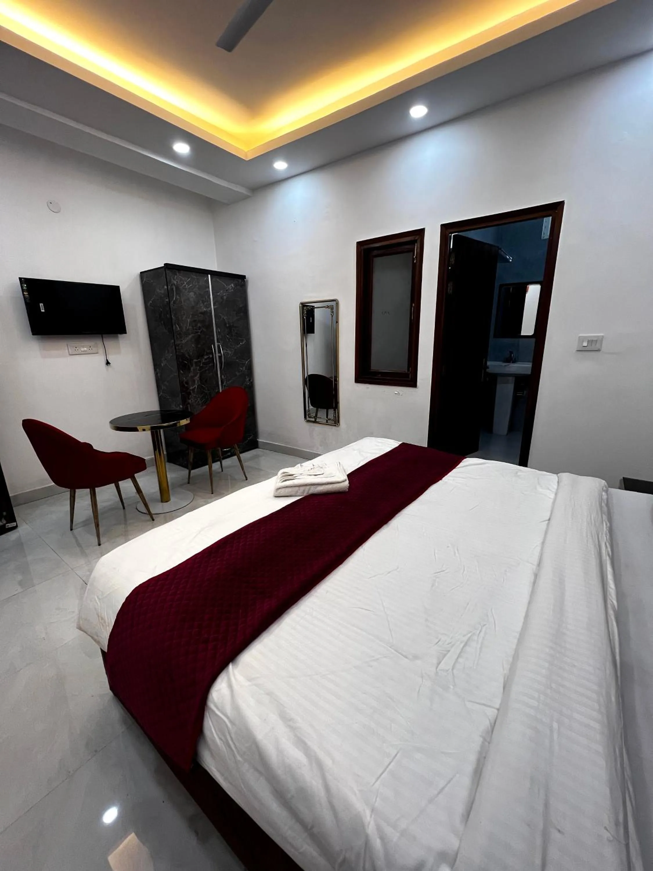 Bed in Hotel Trending Stay