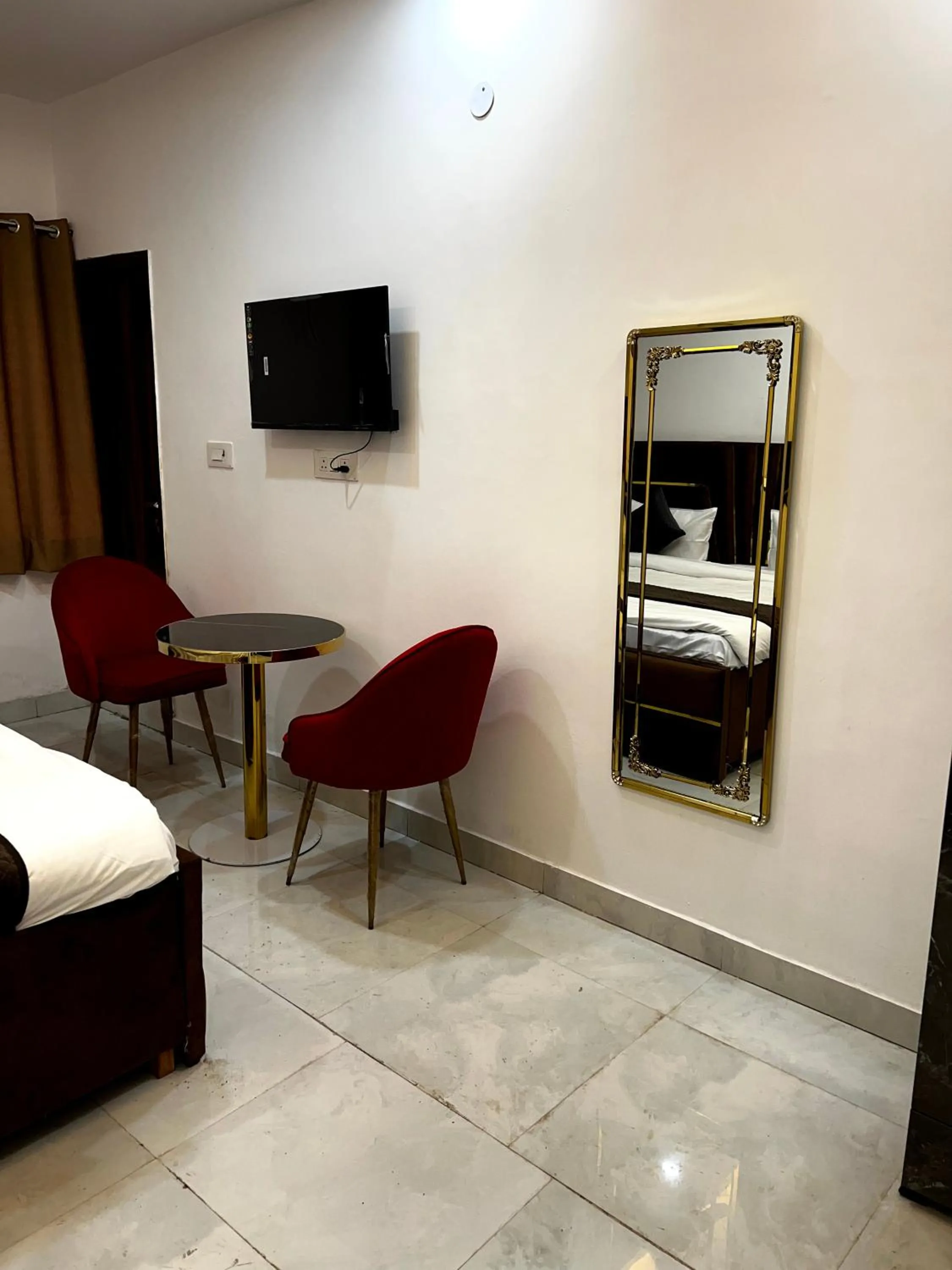 Bed in Hotel Trending Stay