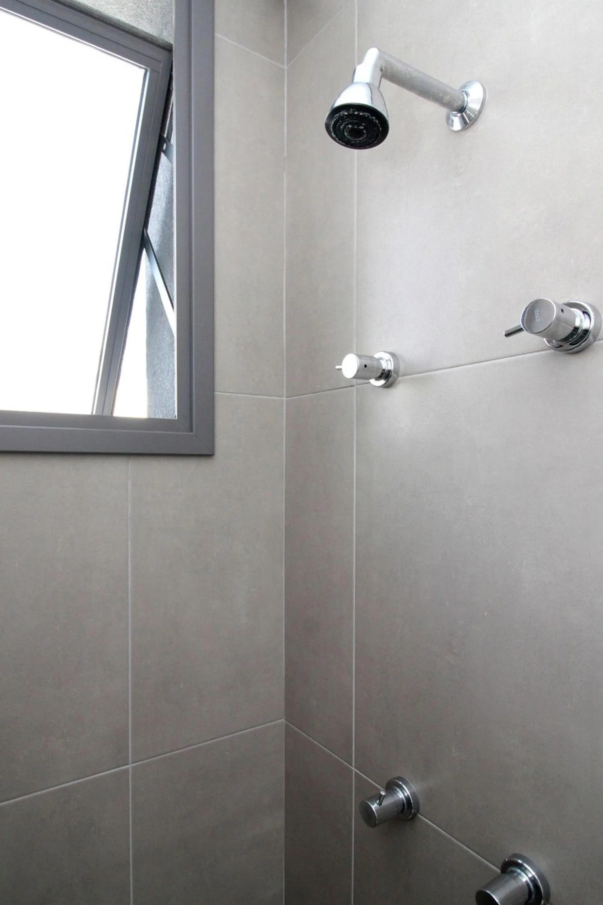 Shower in VN Alvorada