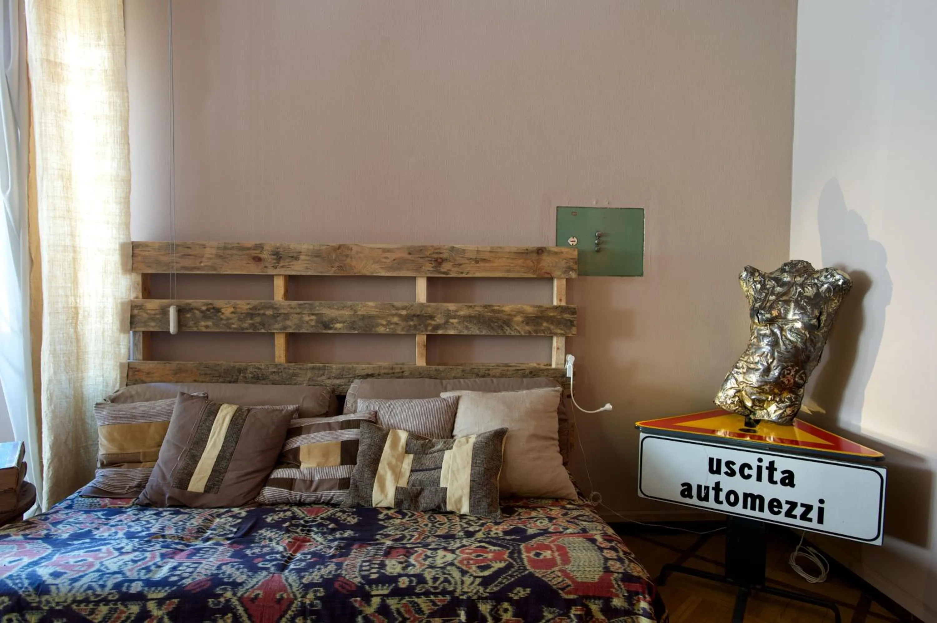 Property building in Bed+Art Milano Centrale