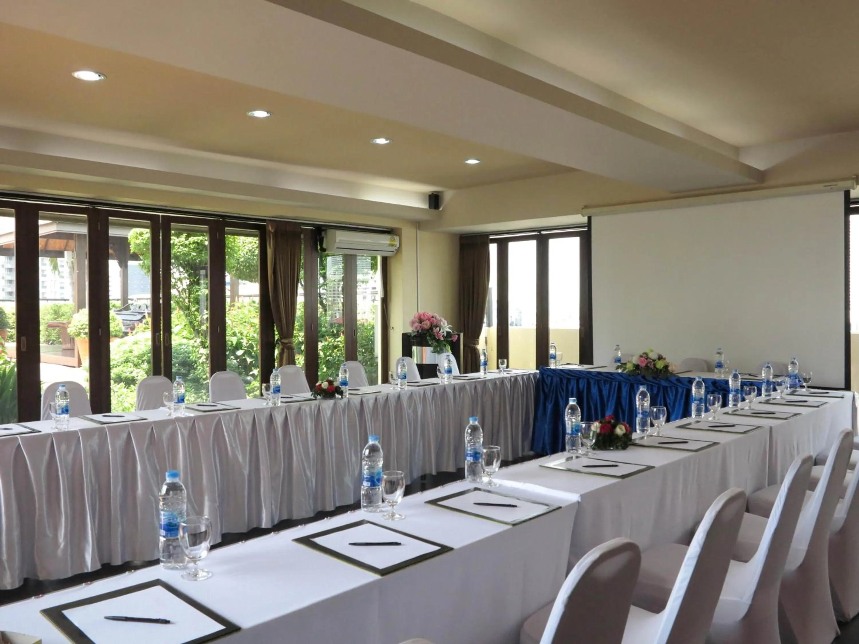 Business facilities in The Grand Sathorn