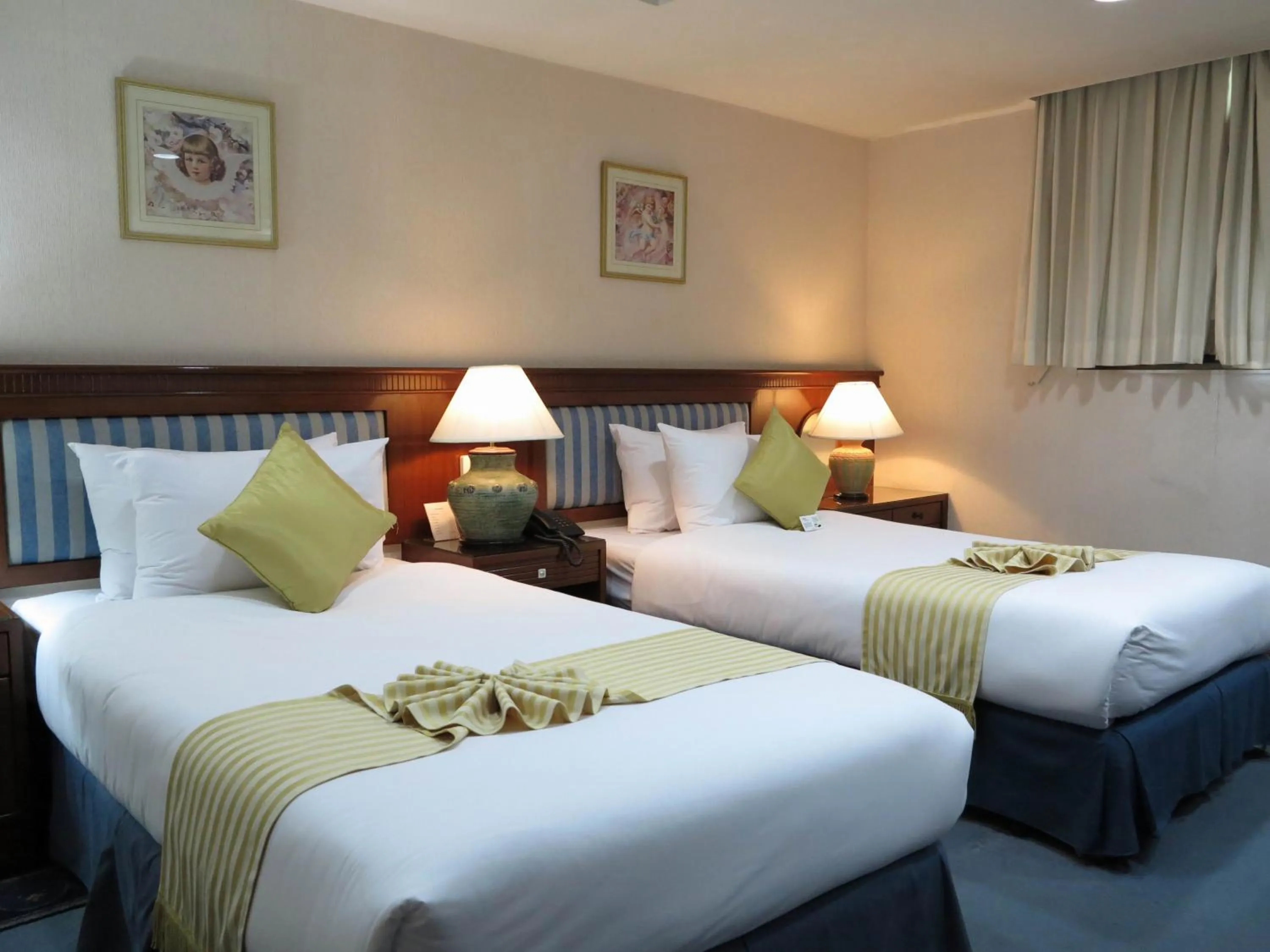 Photo of the whole room, Bed in The Grand Sathorn