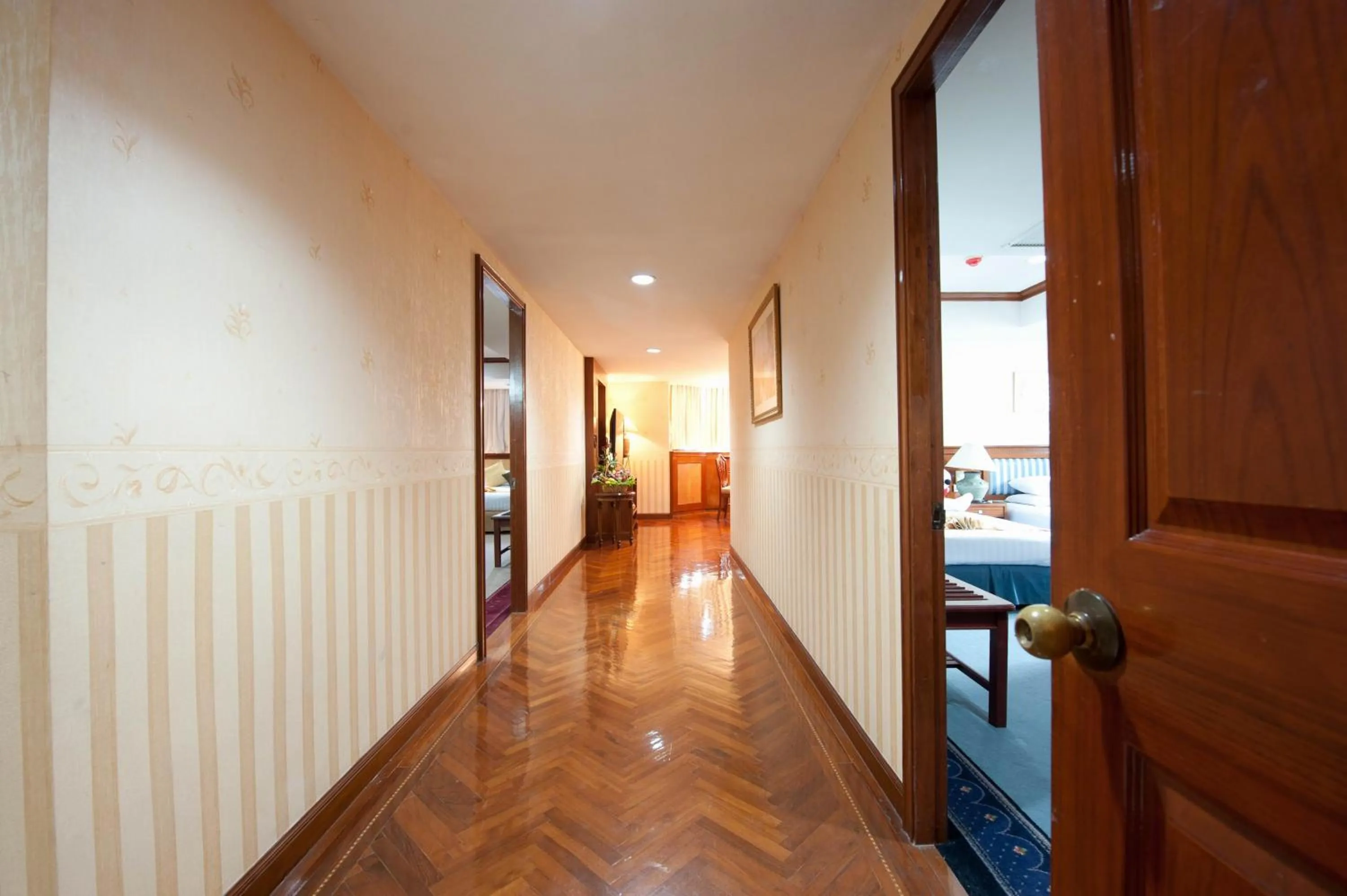 Decorative detail in The Grand Sathorn