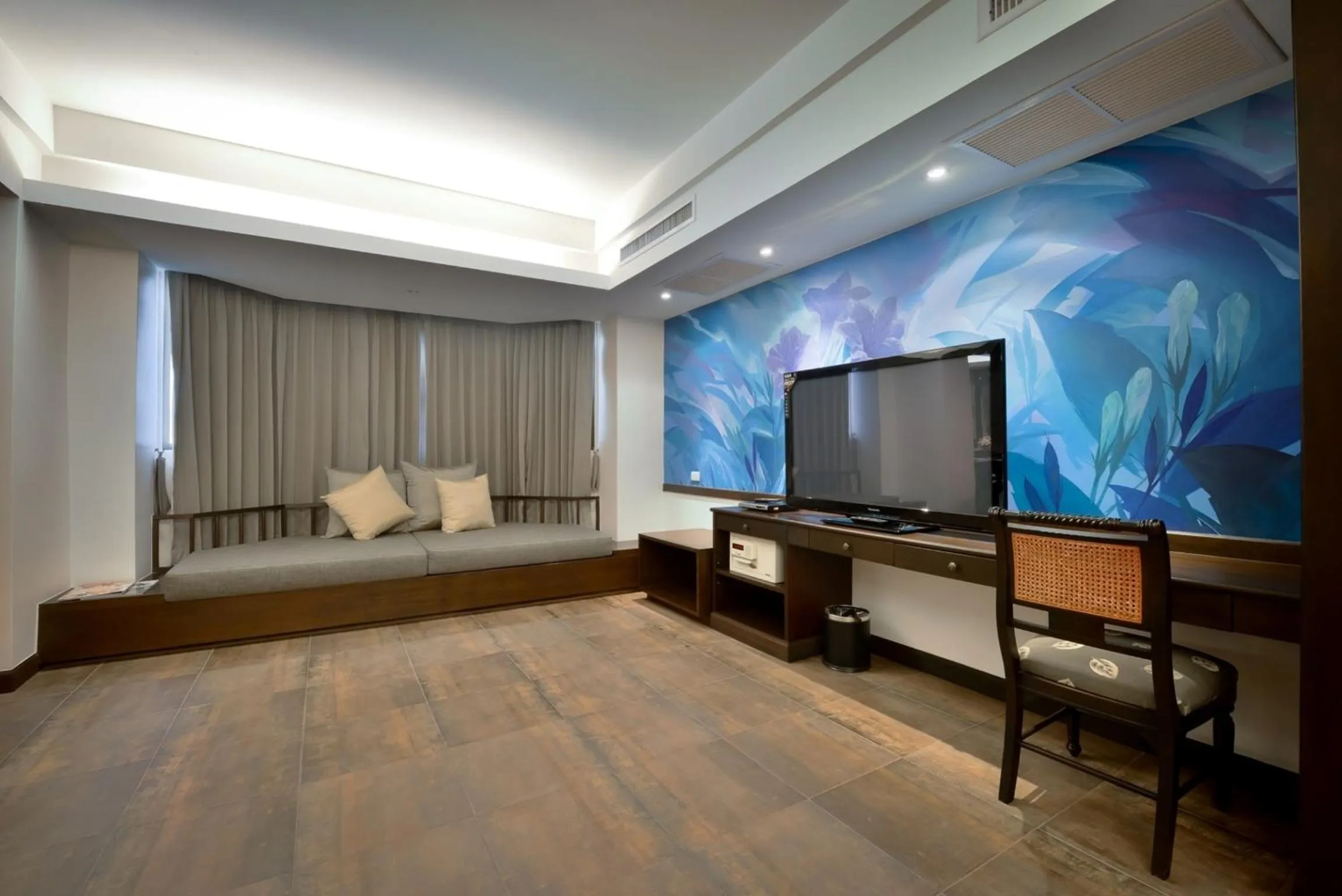 TV and multimedia in The Grand Sathorn