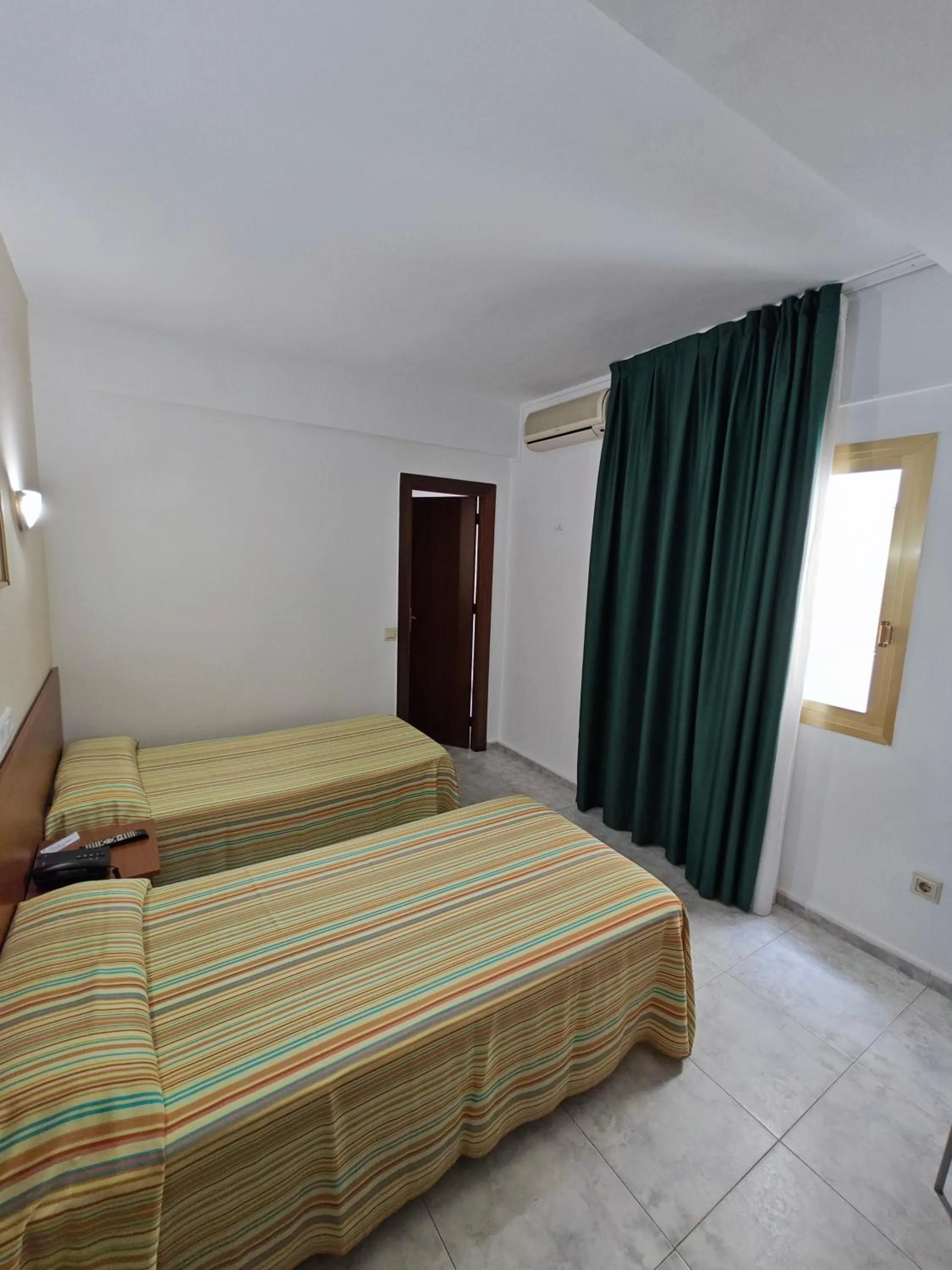 Photo of the whole room, Bed in Hotel Camposol