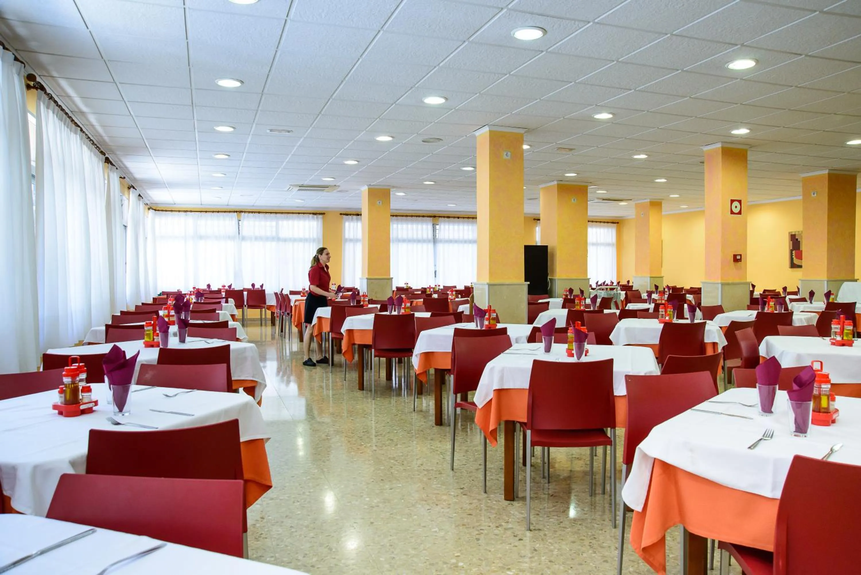 Restaurant/places to eat in Hotel Camposol