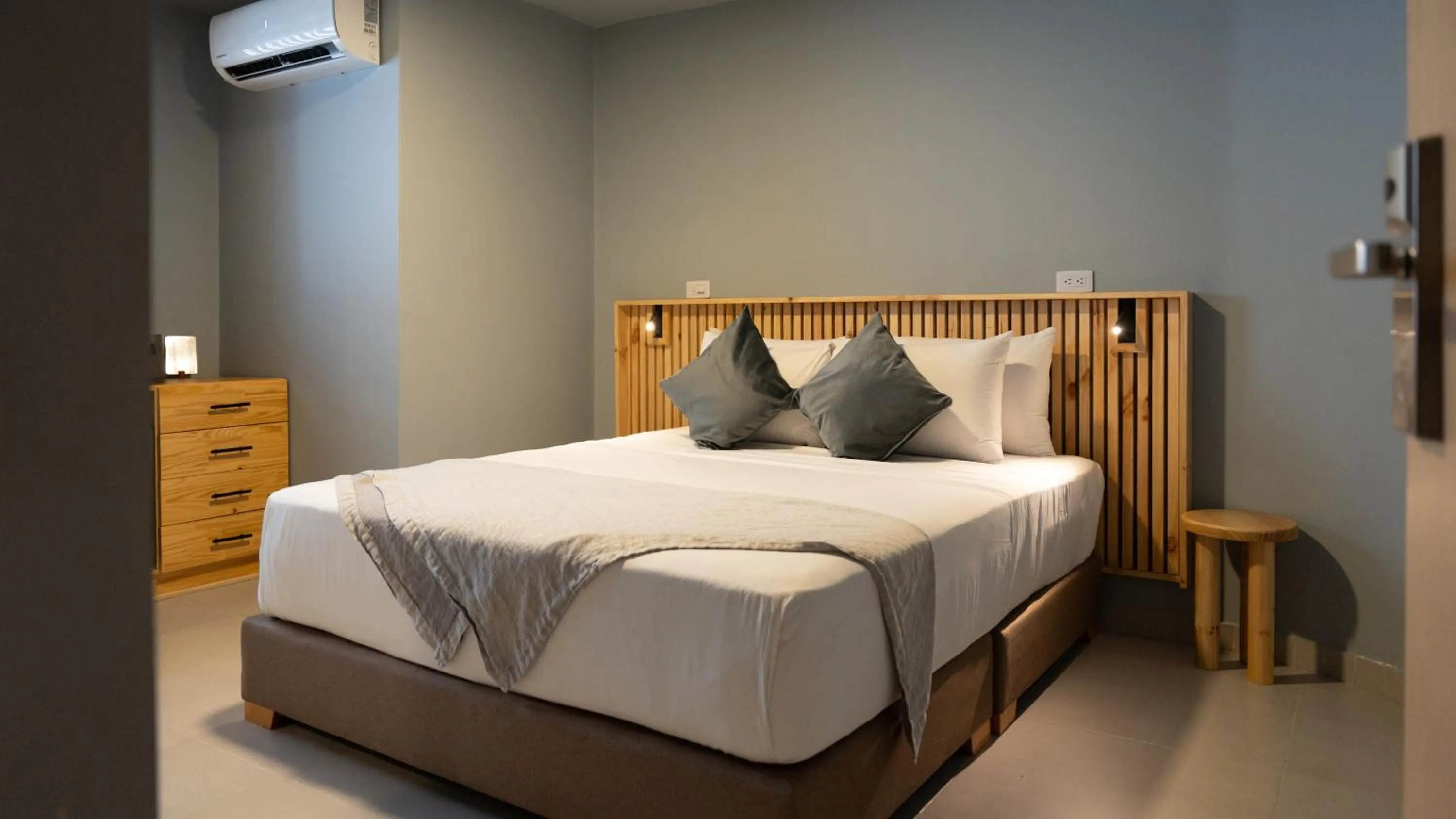 Photo of the whole room, Bed in Leviu by Bernalo Hotels