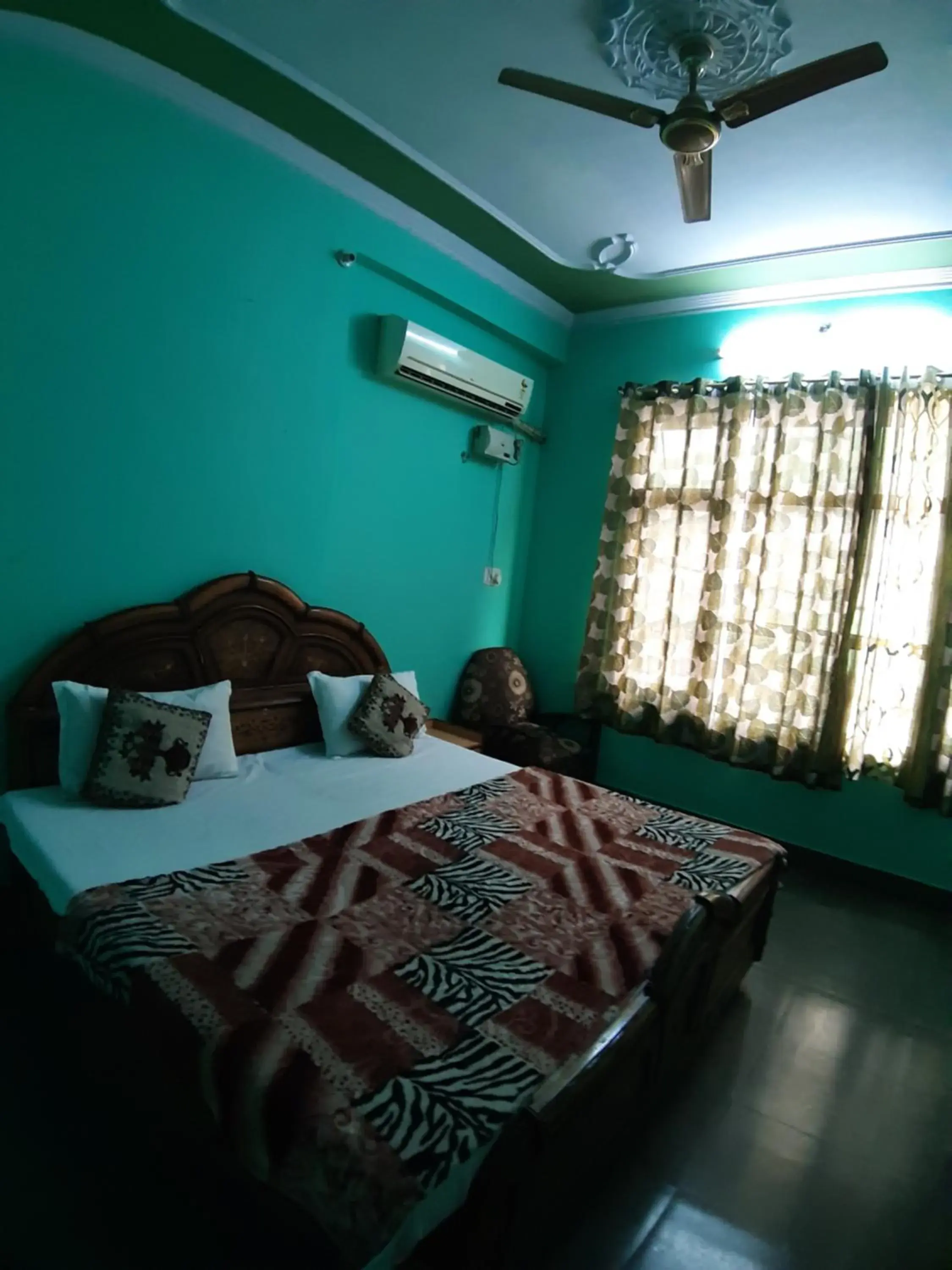 Standard Double Room in HOTEL SUMMER HILL Standard Double Room in HOTEL SUMMER HILL