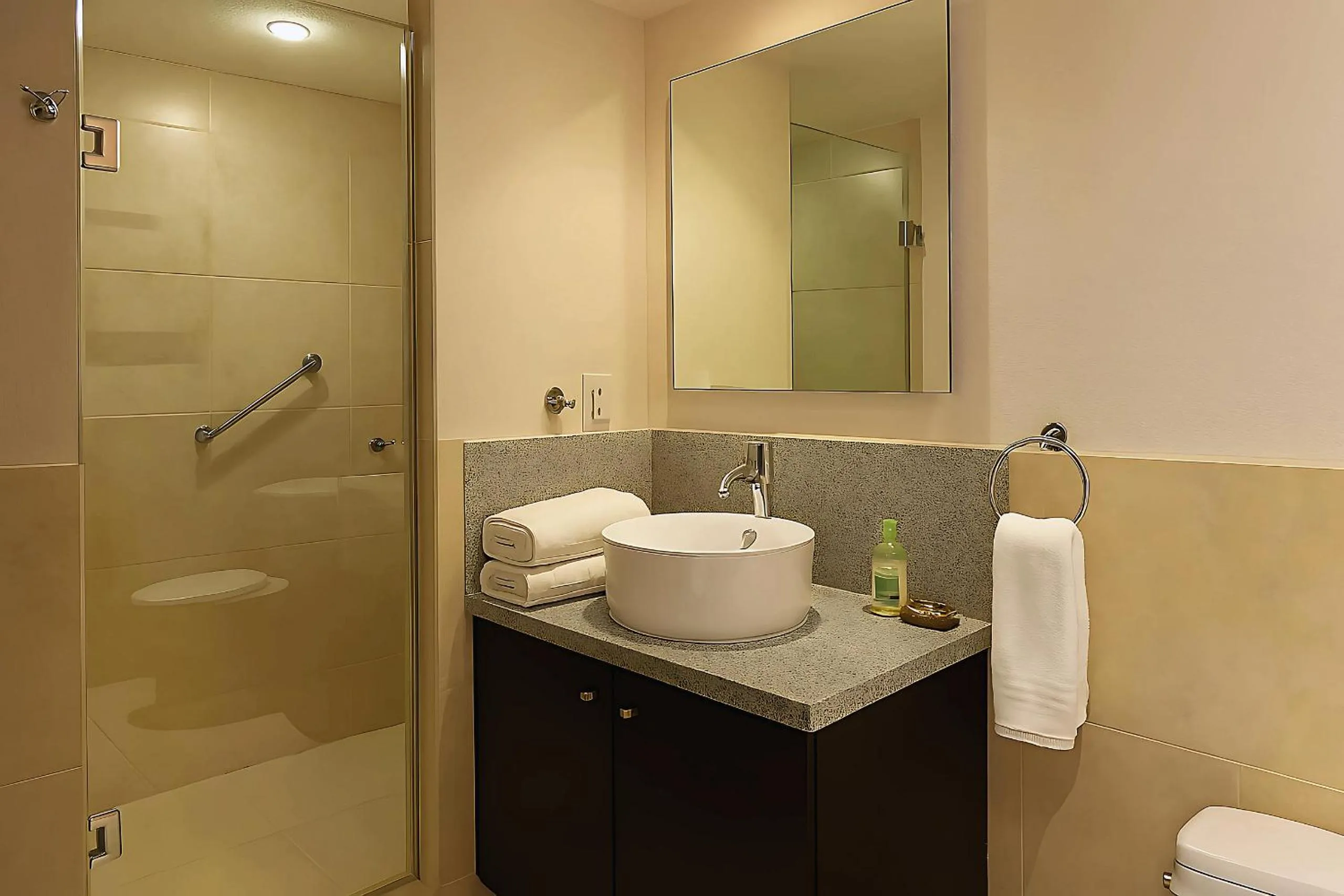 Toilet in Grand Venetian Comfort