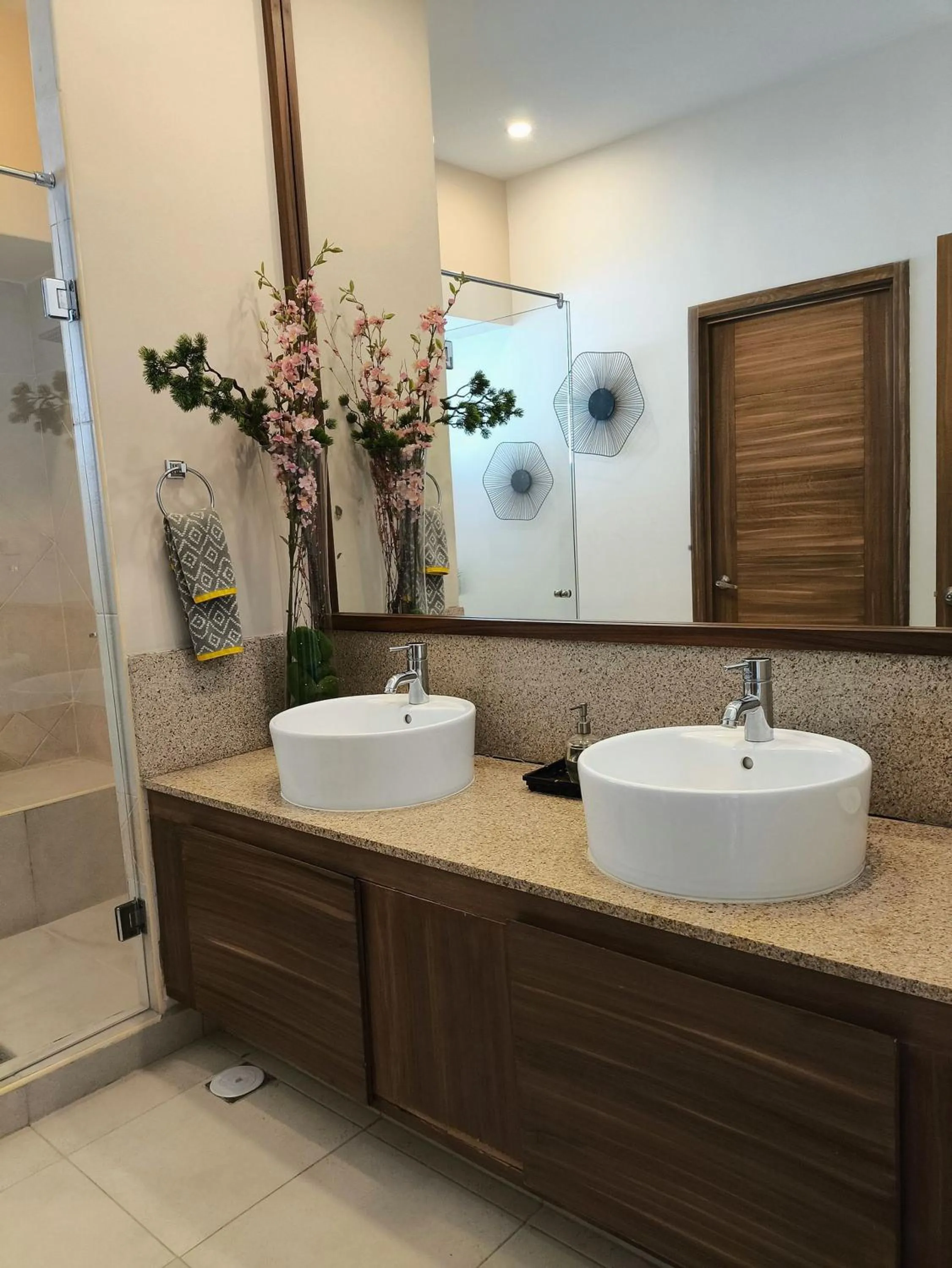 Toilet in Grand Venetian Comfort