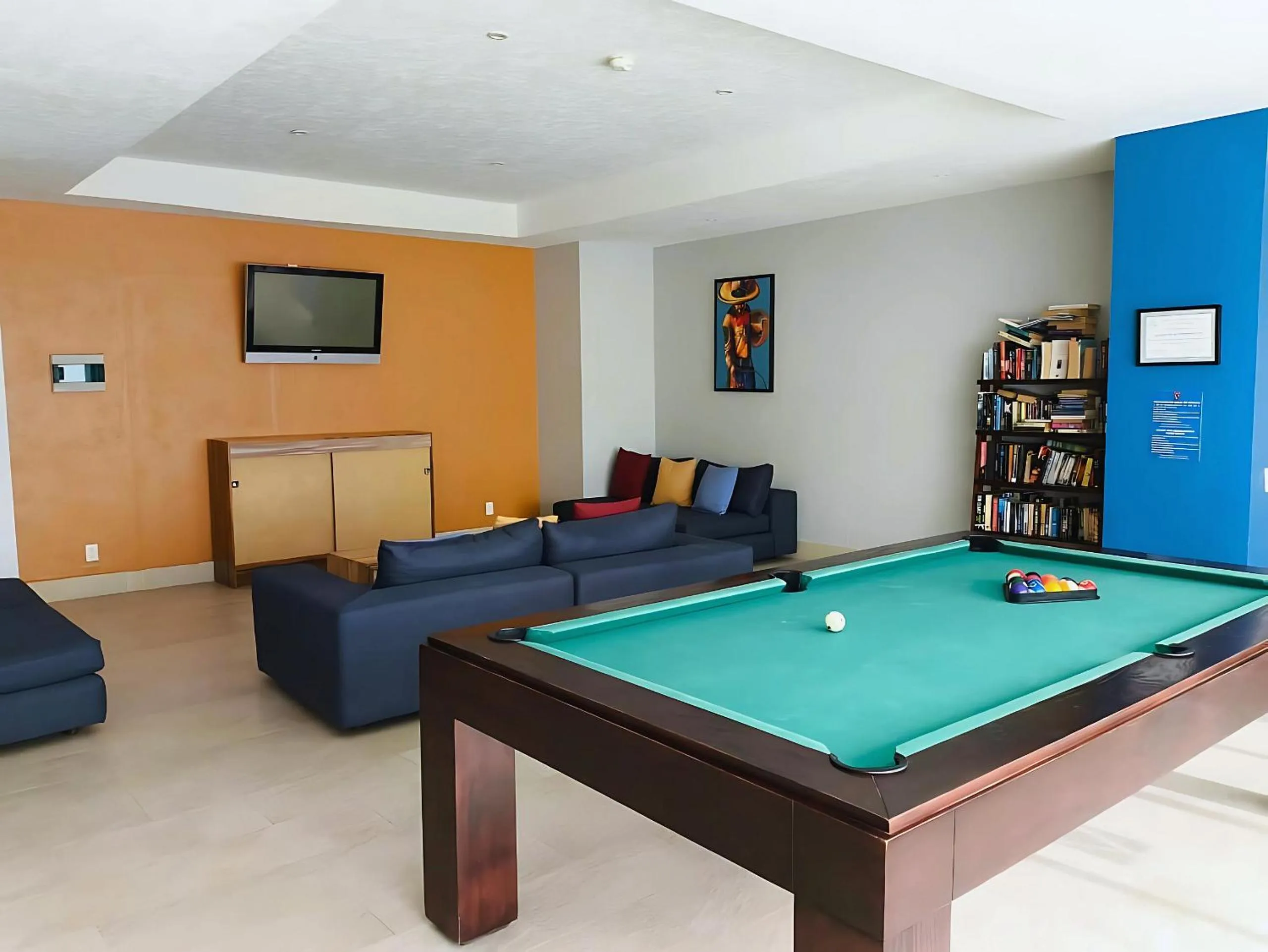 Game Room in Grand Venetian Comfort