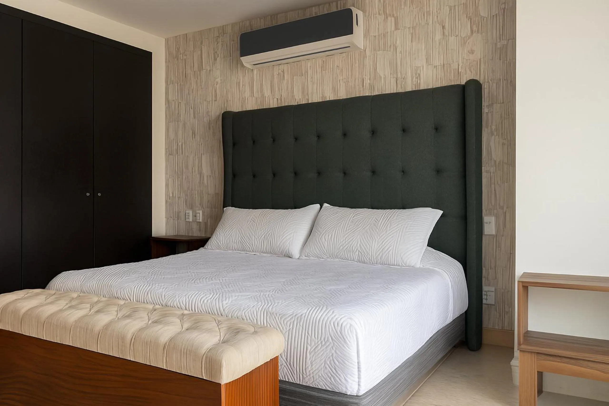 Bed in Grand Venetian Comfort