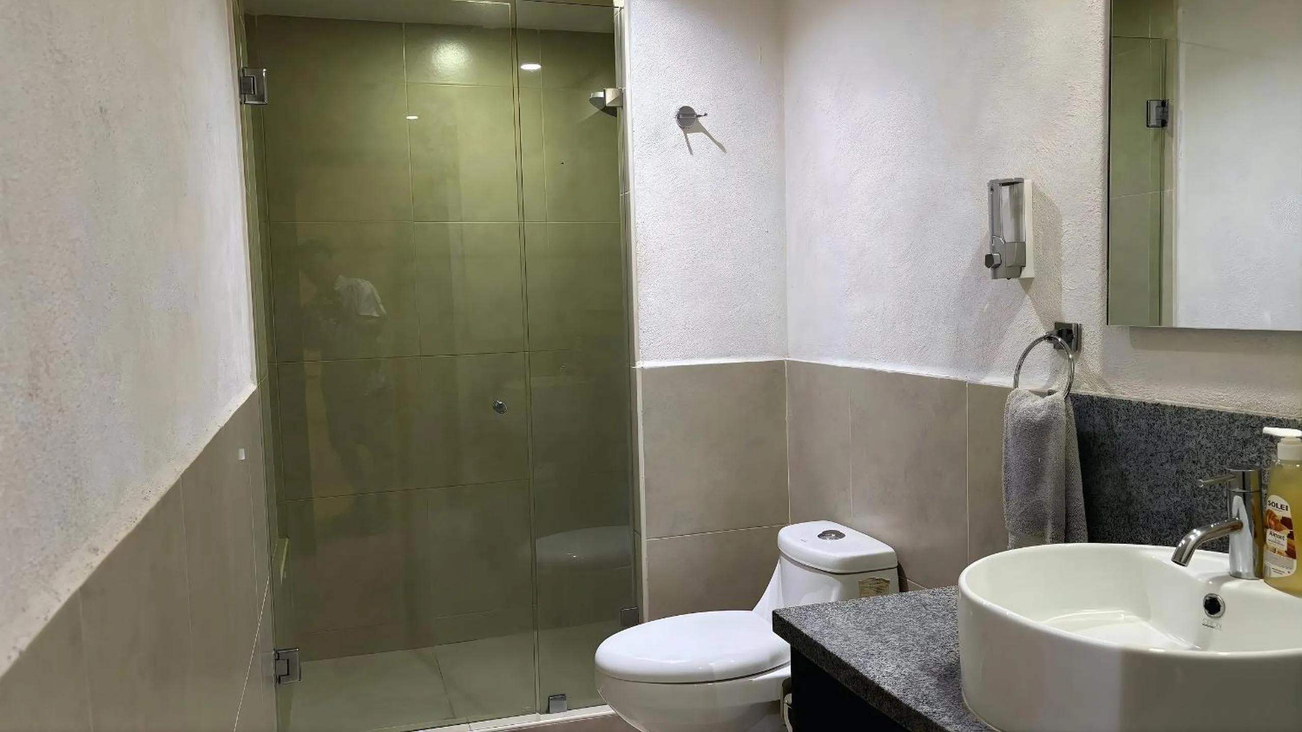 Toilet in Grand Venetian Comfort