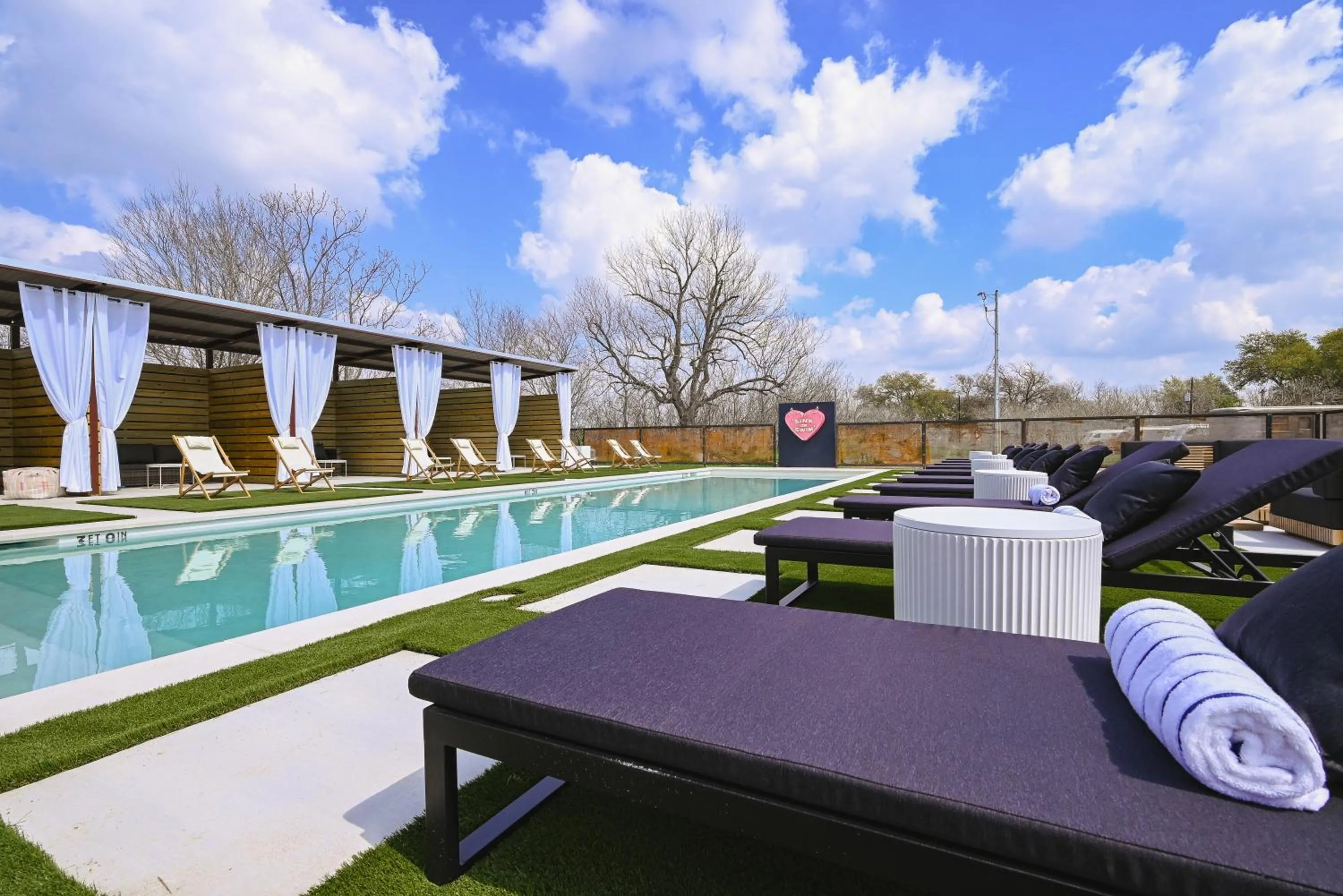 Swimming pool in Melrose River Club Resort