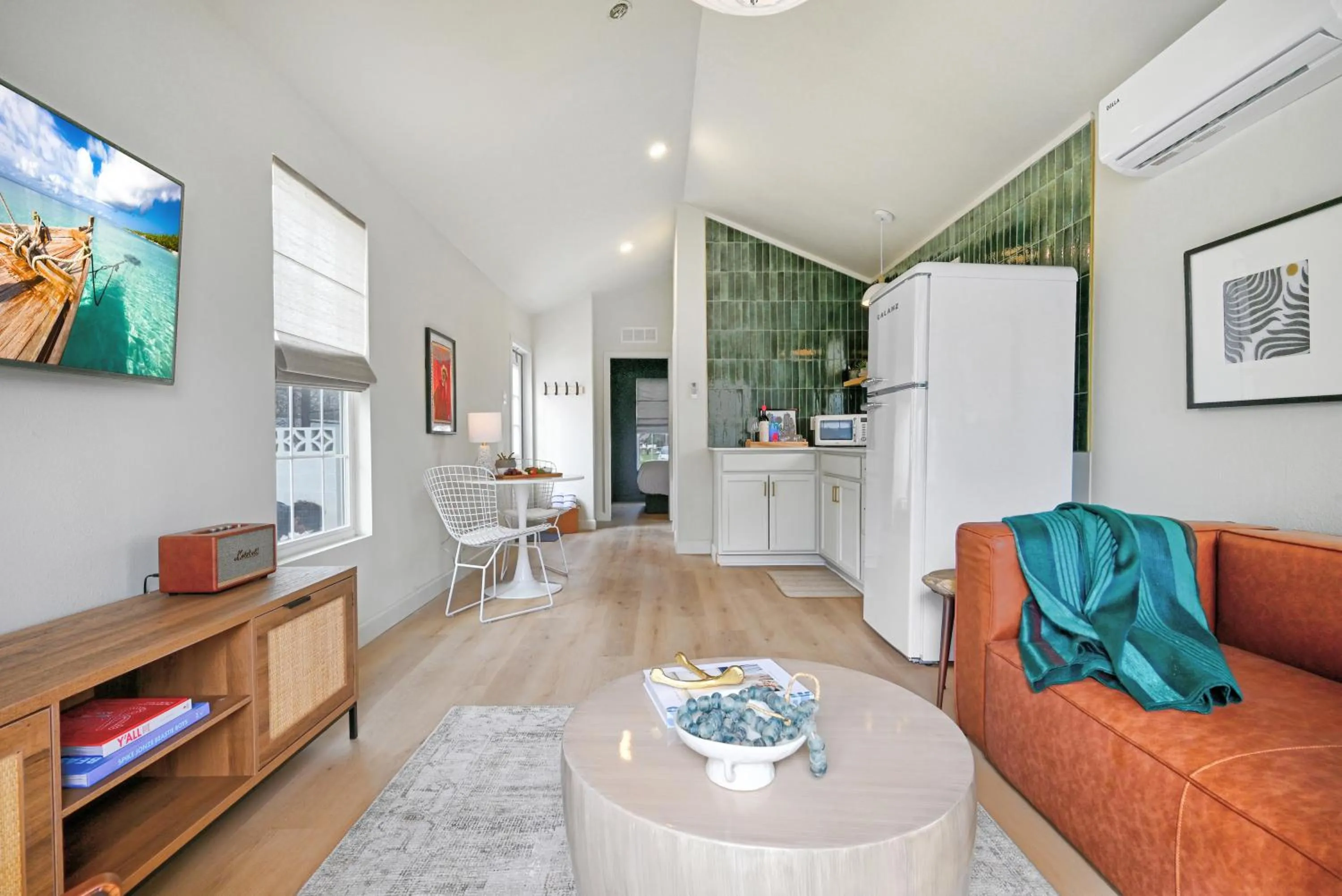 Melrose River Club Resort