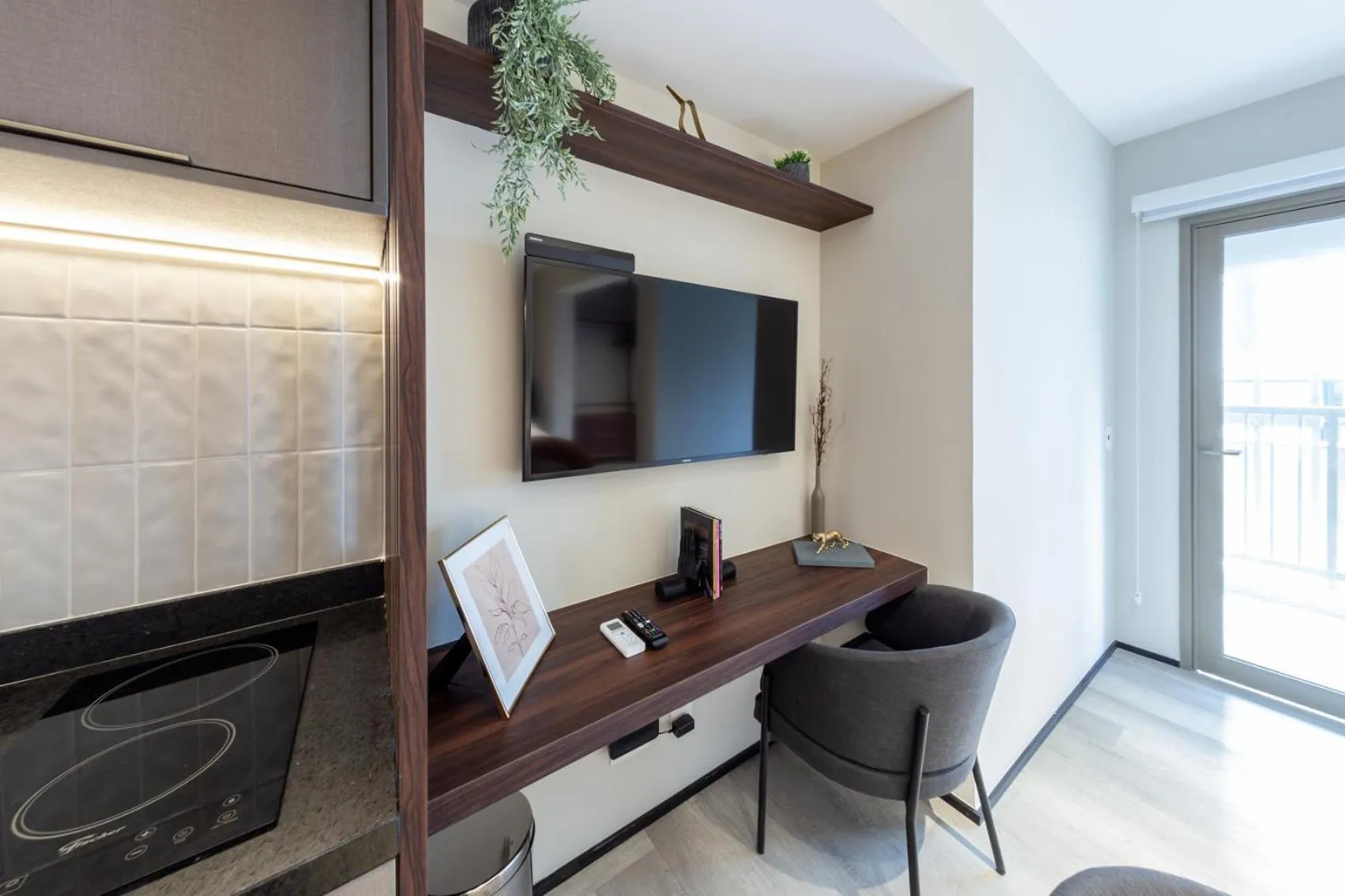 Communal lounge/ TV room in Charlie Ibirapuera - Perto da Bienal e Aeroporto CGH