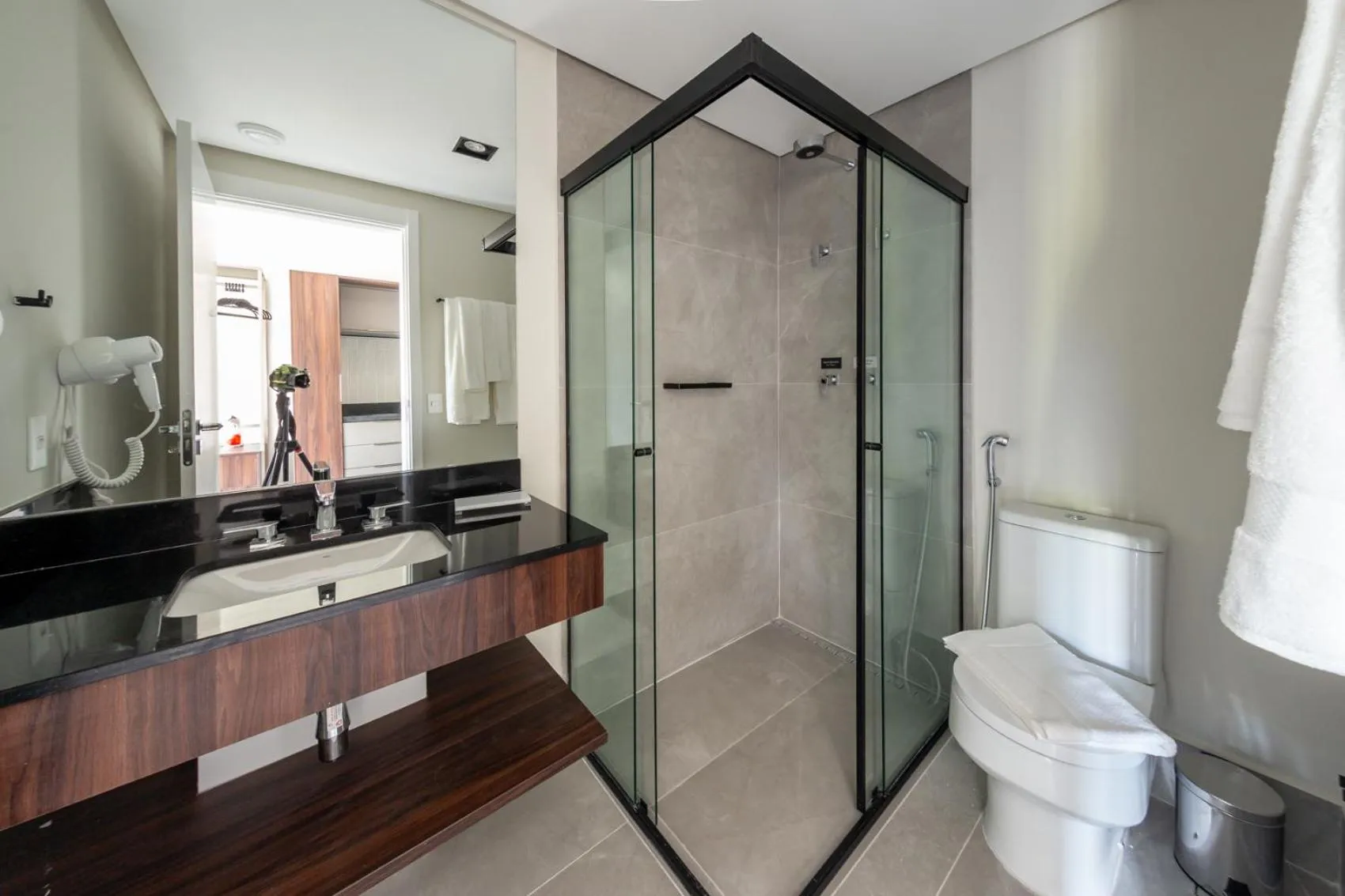 Shower in Charlie Ibirapuera - Perto da Bienal e Aeroporto CGH