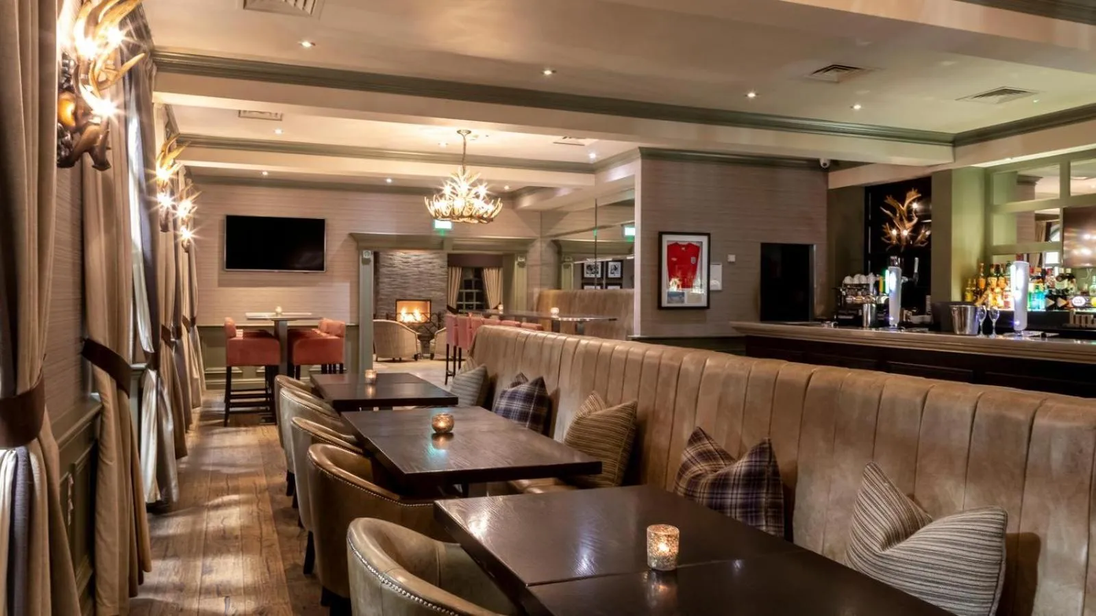 Food and drinks in Mottram Hall