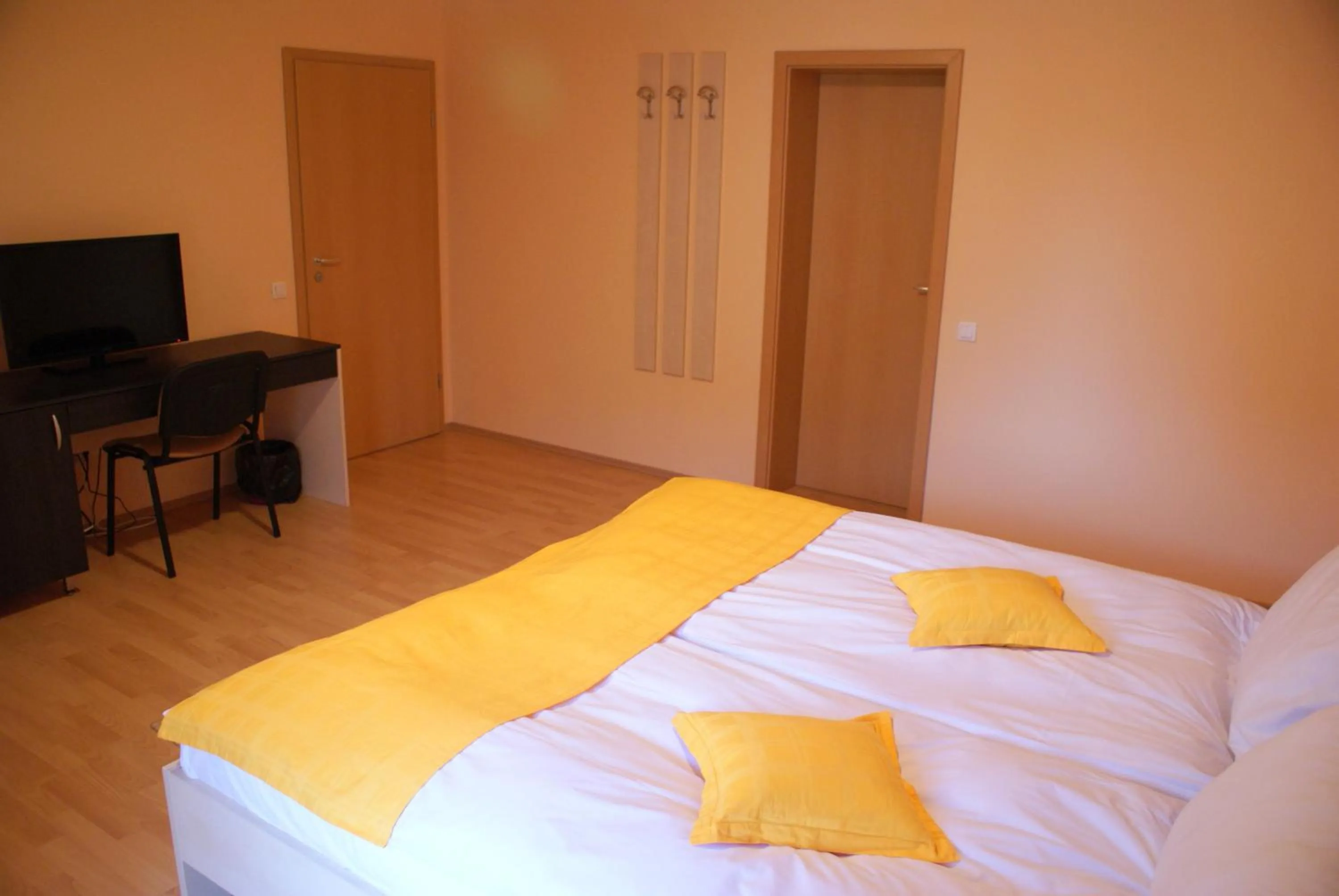 Bedroom, Bed in Casa Ardeleneasca