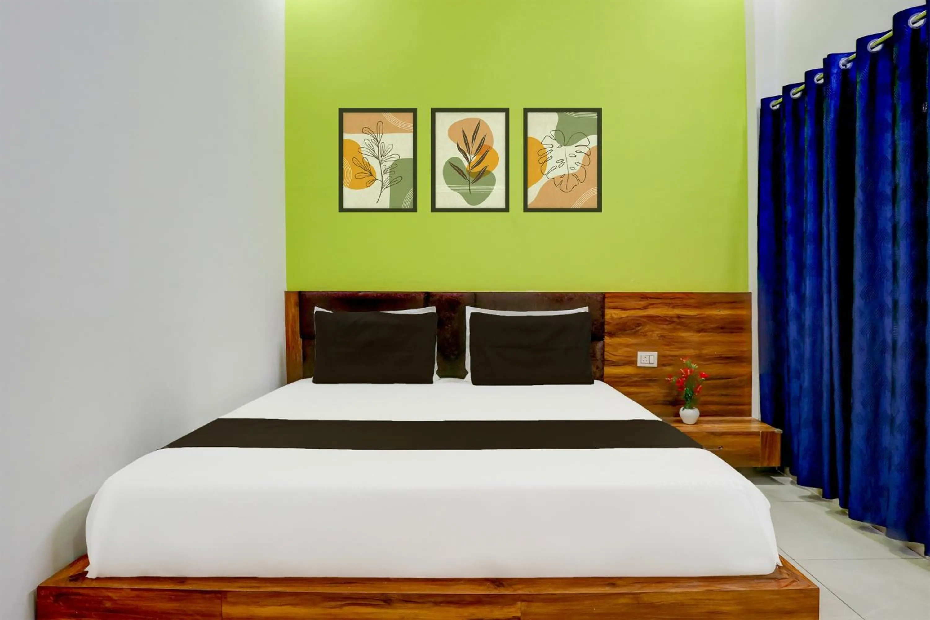 Bedroom, Bed in Hotel O Adinath Guest House