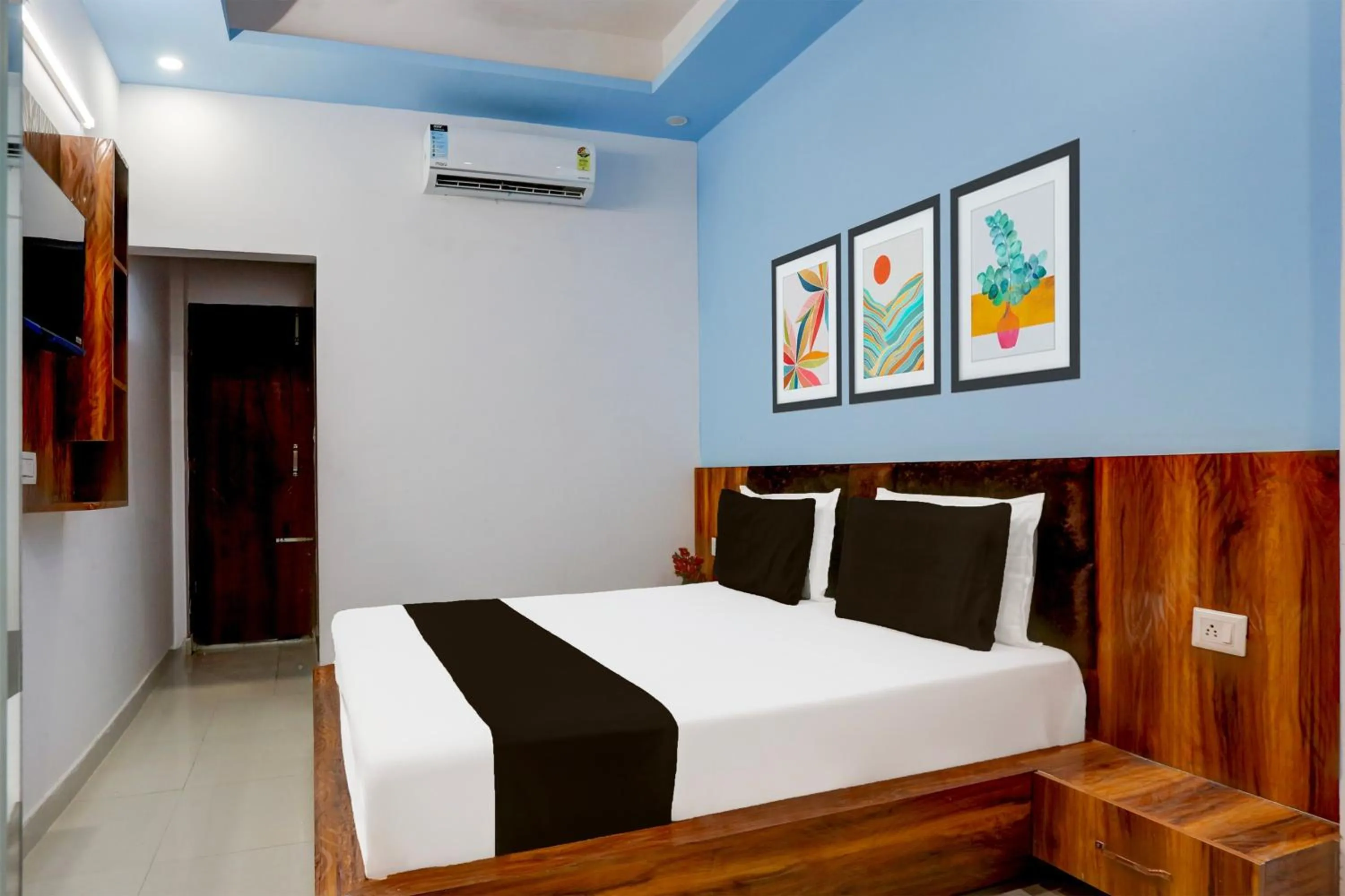 Bedroom, Bed in Hotel O Adinath Guest House