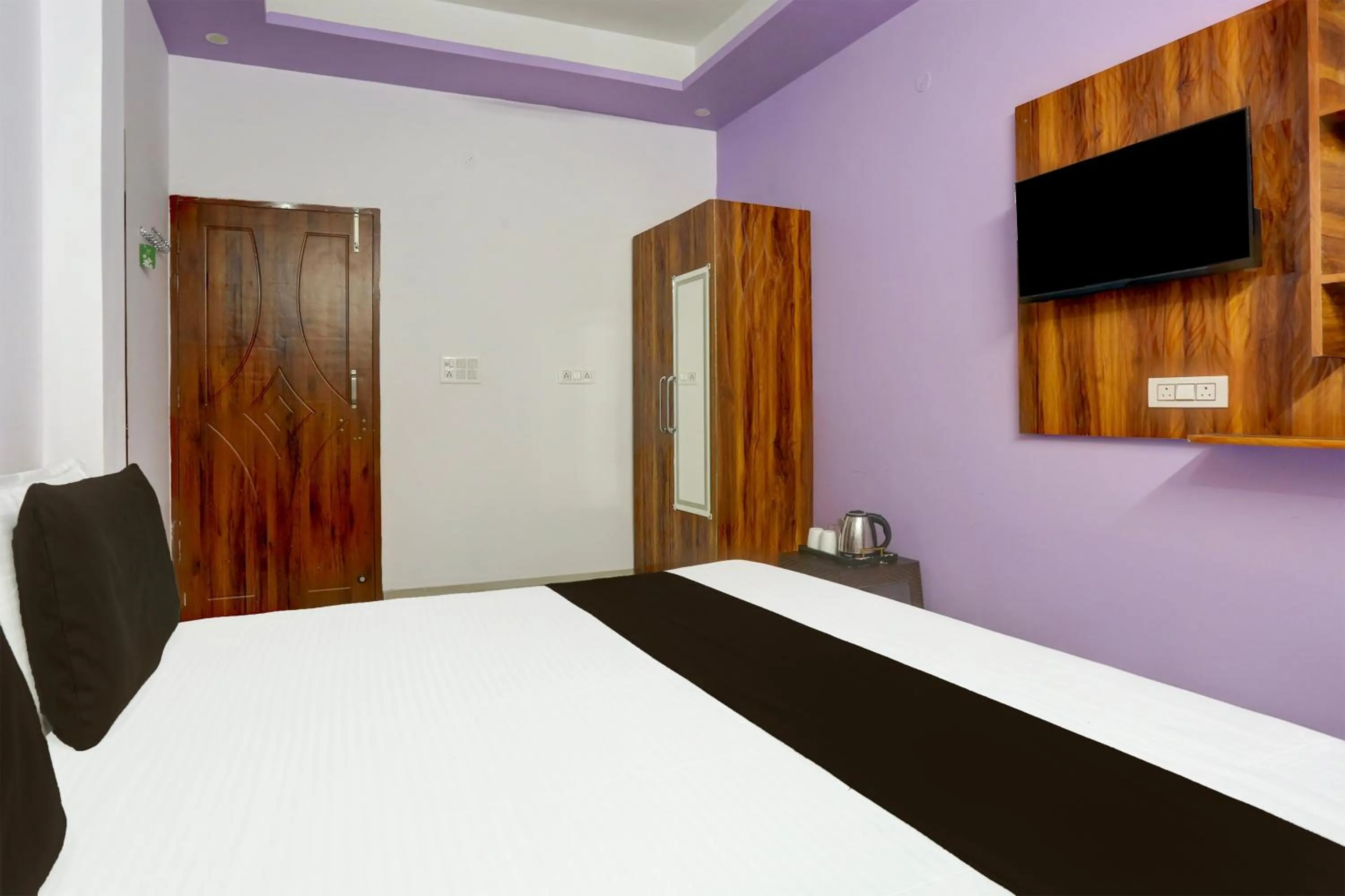 Bedroom, Bed in Hotel O Adinath Guest House