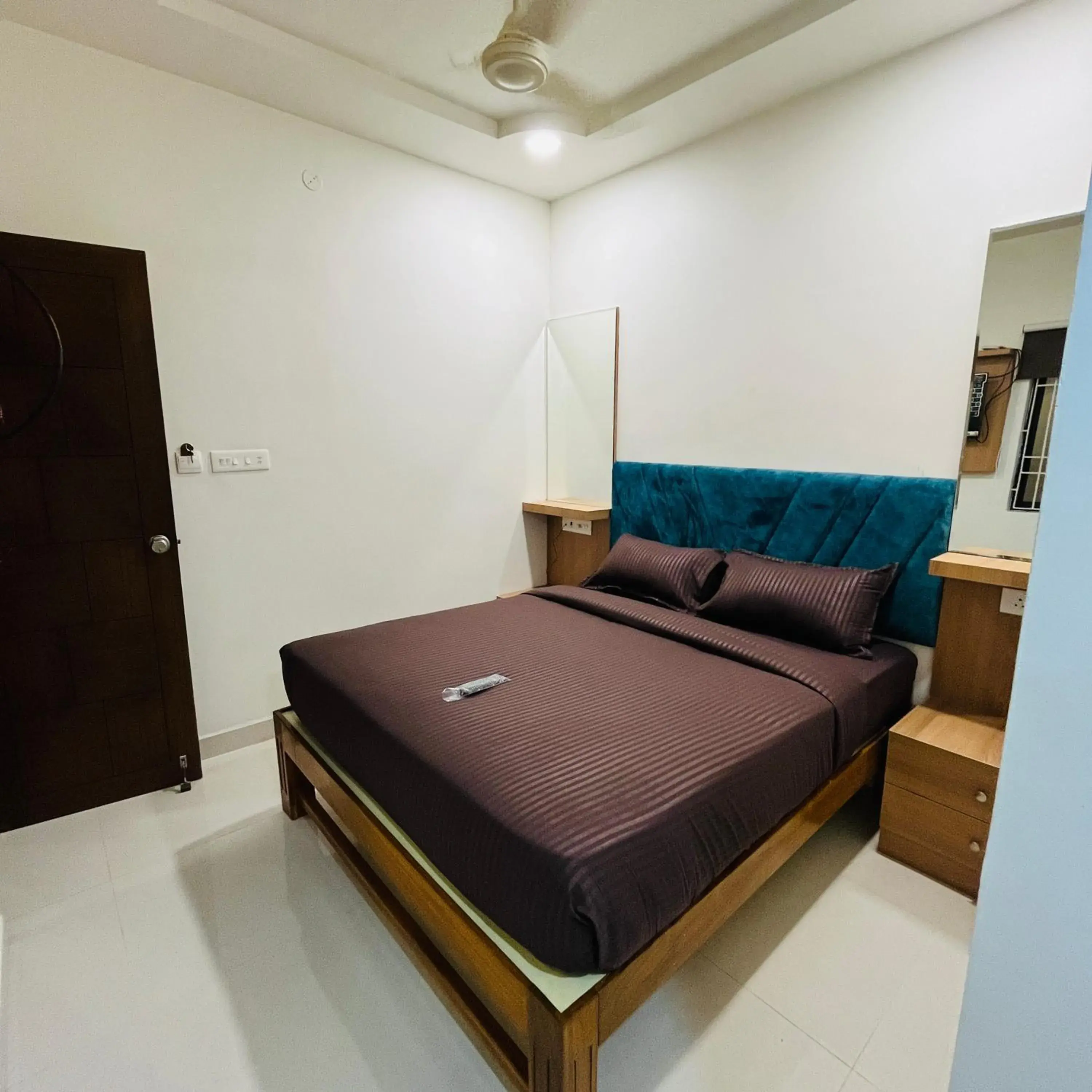 Deluxe Room in Sundaram Residency Chennai Deluxe Room in Sundaram Residency Chennai