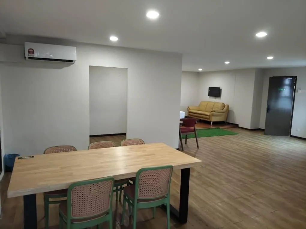 Swing & Pillows - Apple Hotel Shah Alam