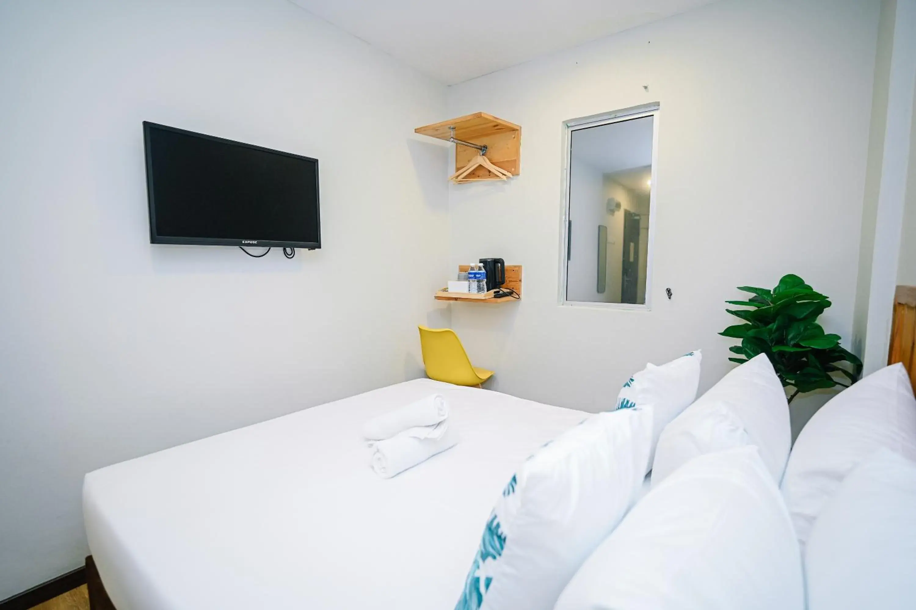 Standard Queen Room in Swing & Pillows - Apple Hotel Shah Alam Standard Queen Room in Swing & Pillows - Apple Hotel Shah Alam