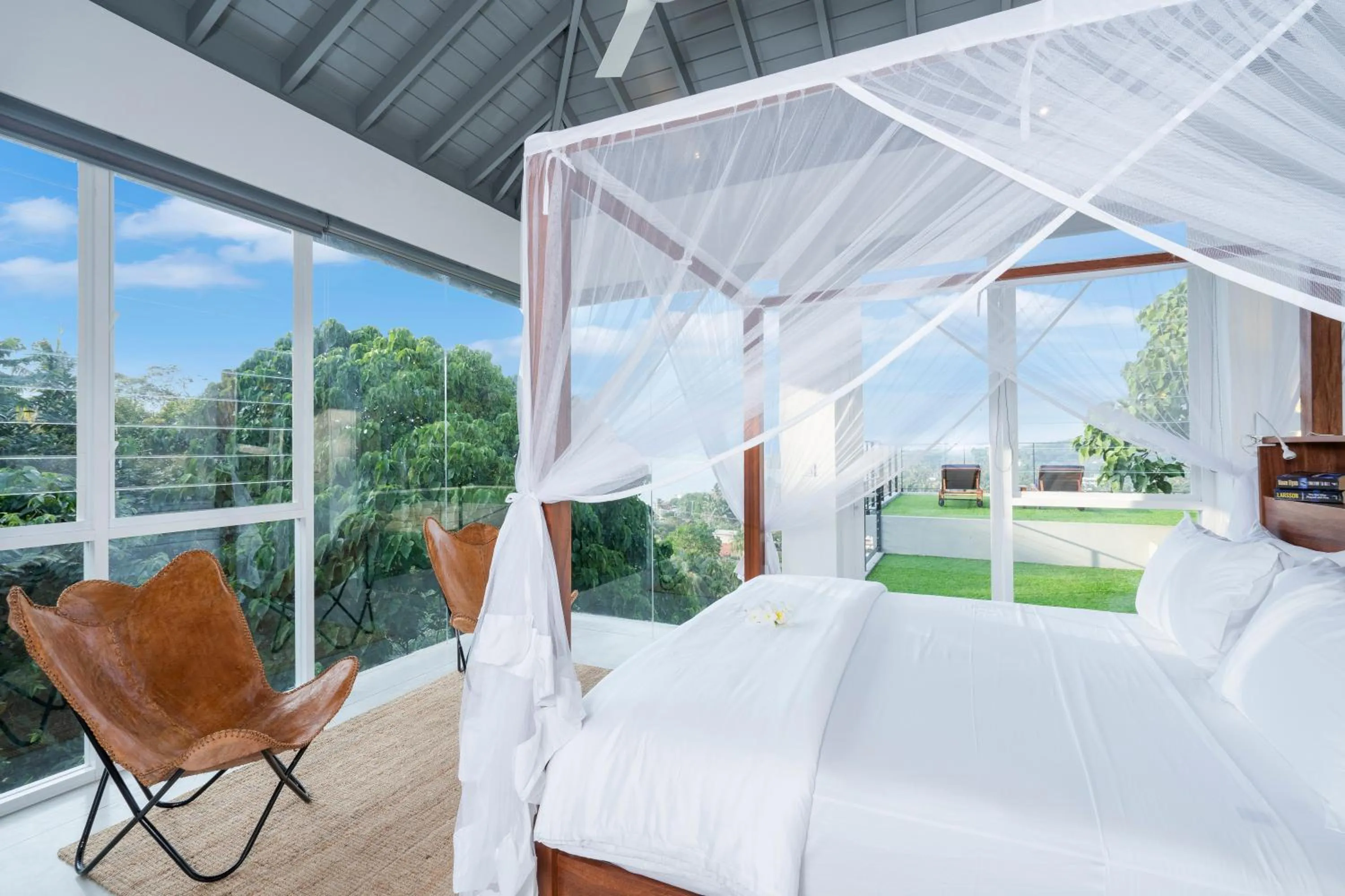 Bed in The Nine Mirissa