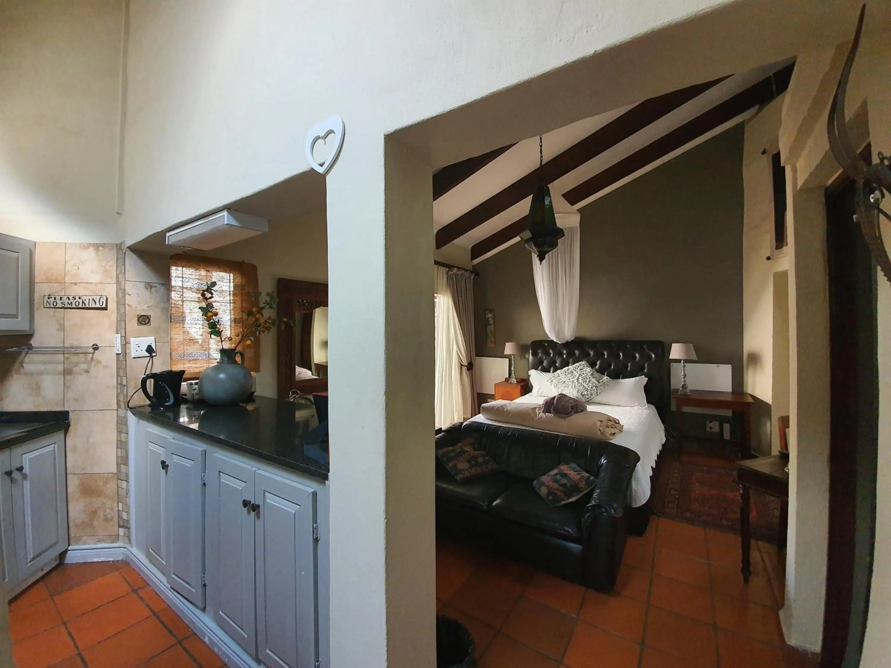 Bed in Waterhouse Guest Lodge - Indus Street