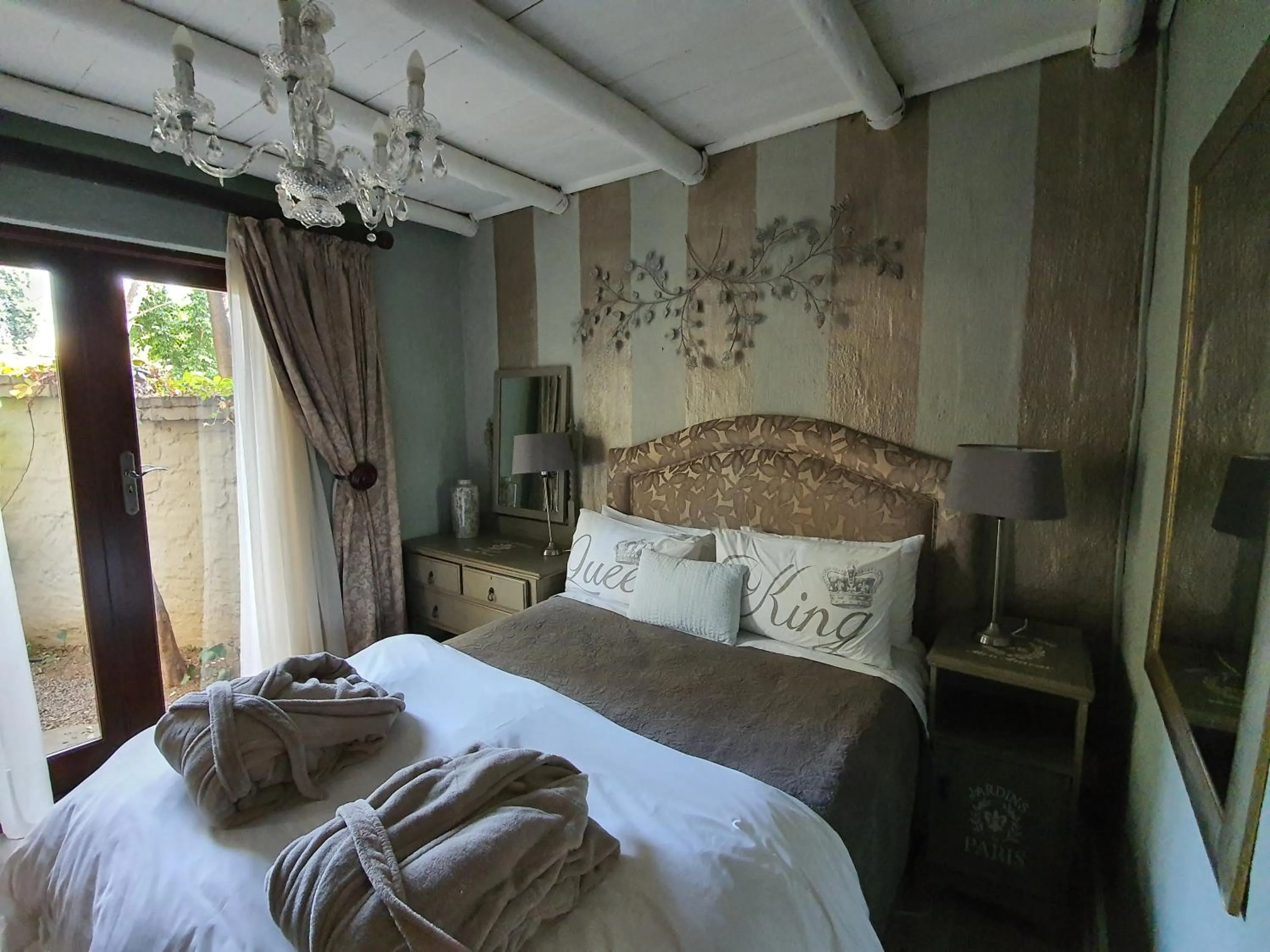 Bed in Waterhouse Guest Lodge - Indus Street